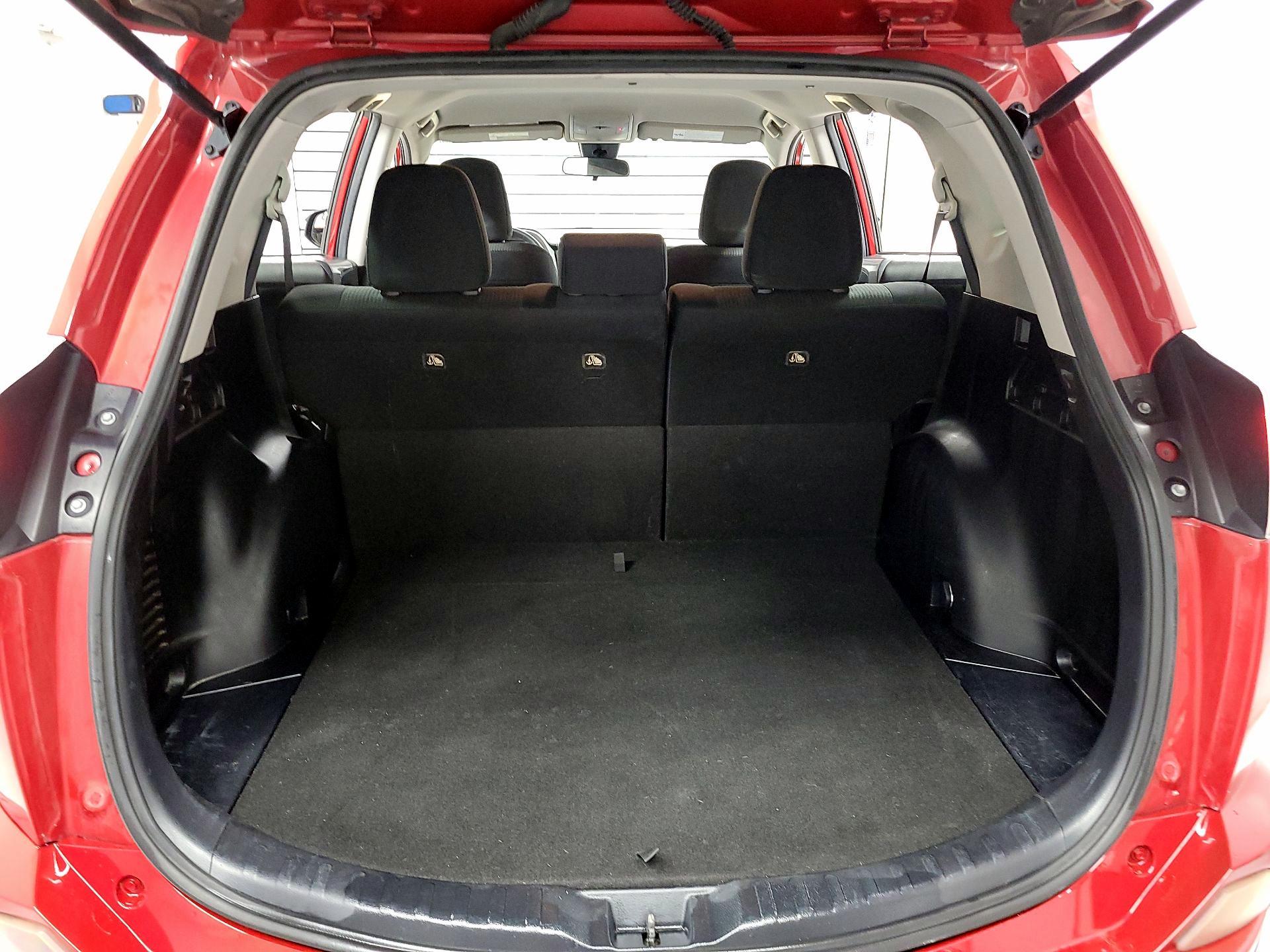 Thumbnail: 2017 Toyota RAV4 - 20