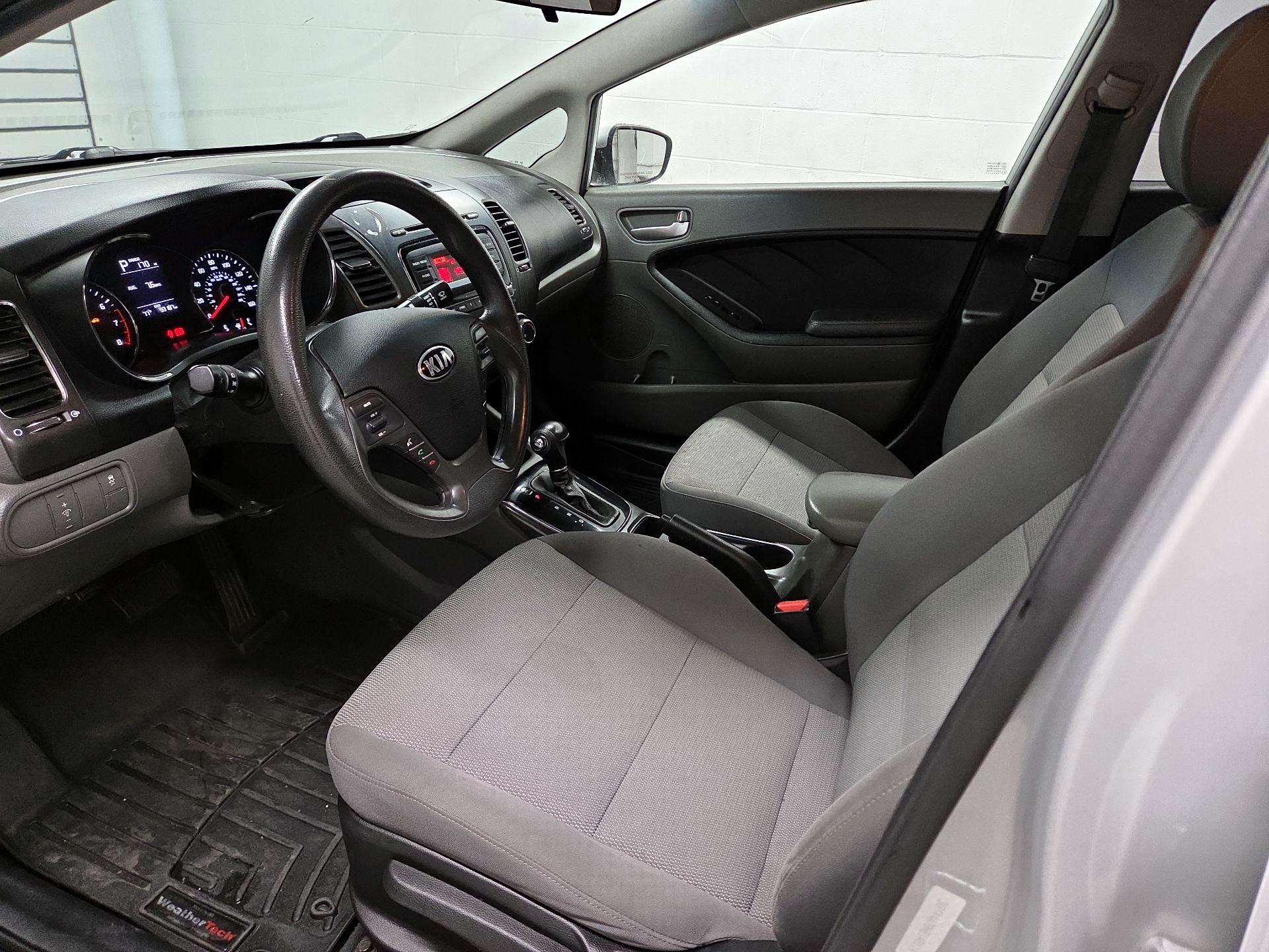 Thumbnail: 2017 Kia Forte - 11