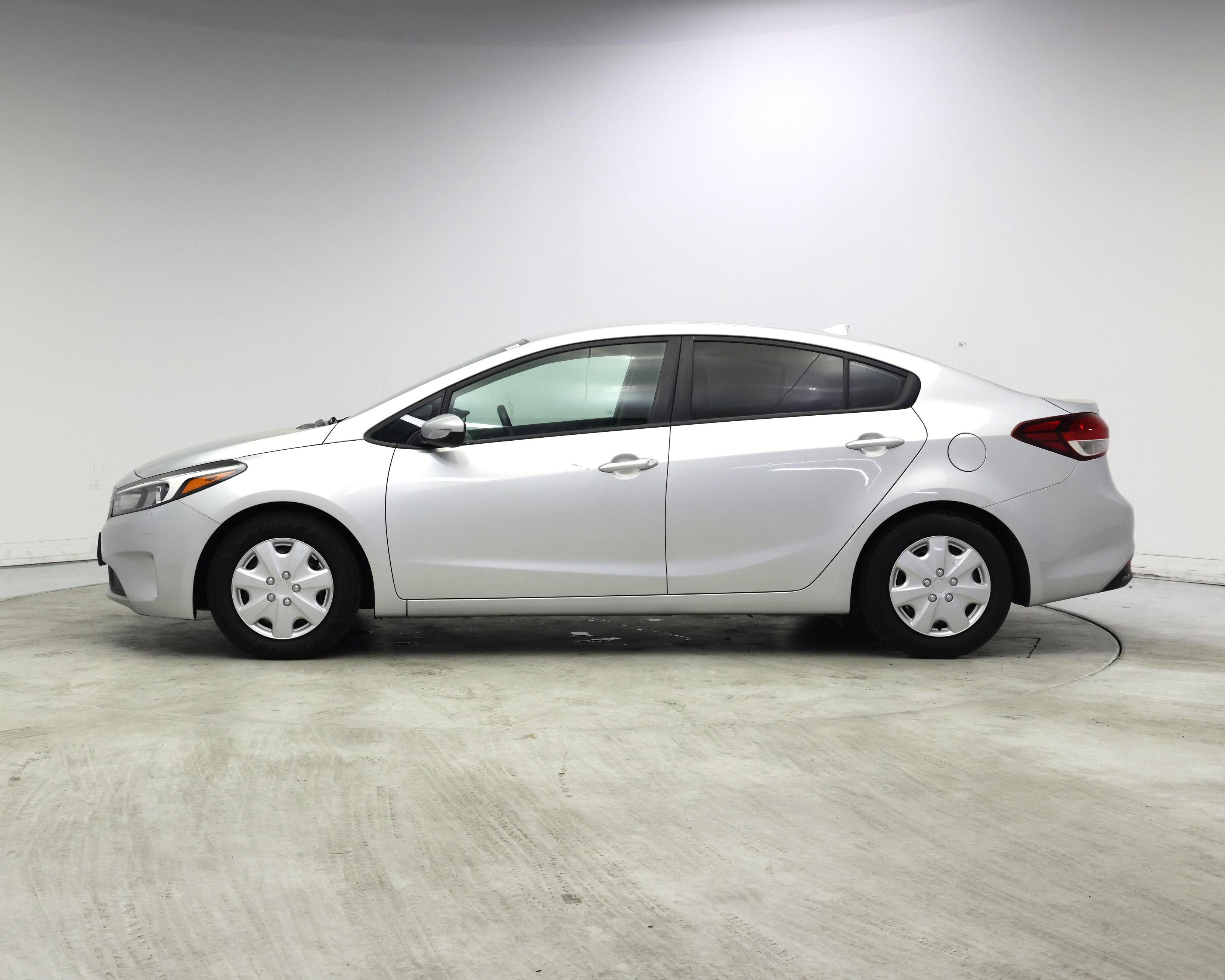 Thumbnail: 2017 Kia Forte - 3