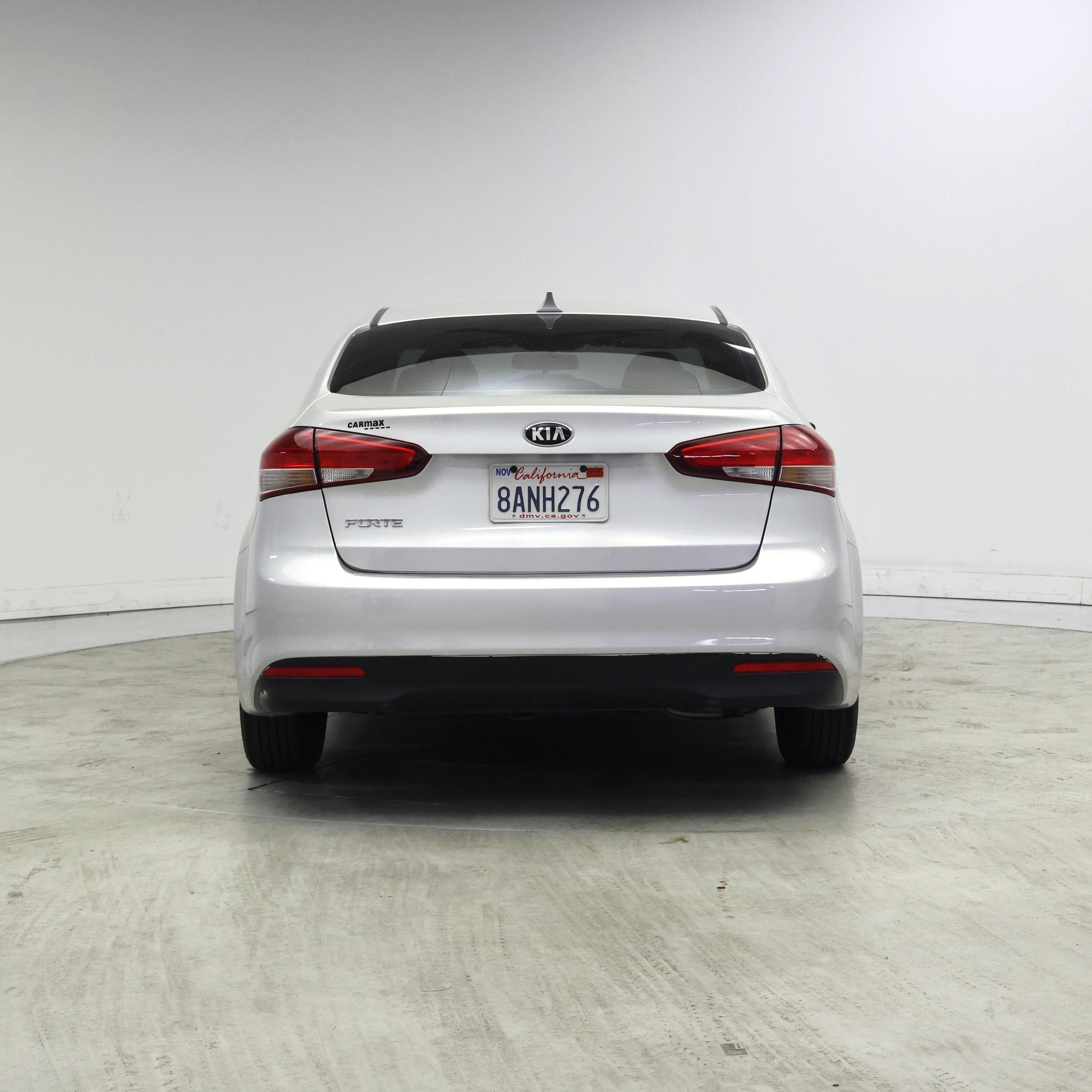 Thumbnail: 2017 Kia Forte - 6