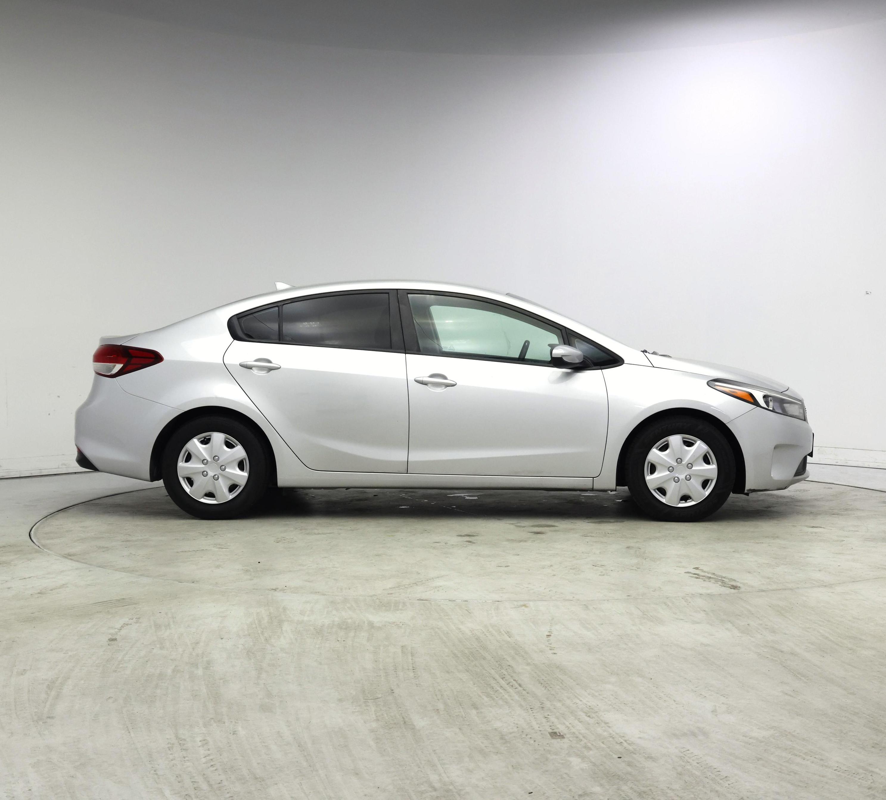Thumbnail: 2017 Kia Forte - 7