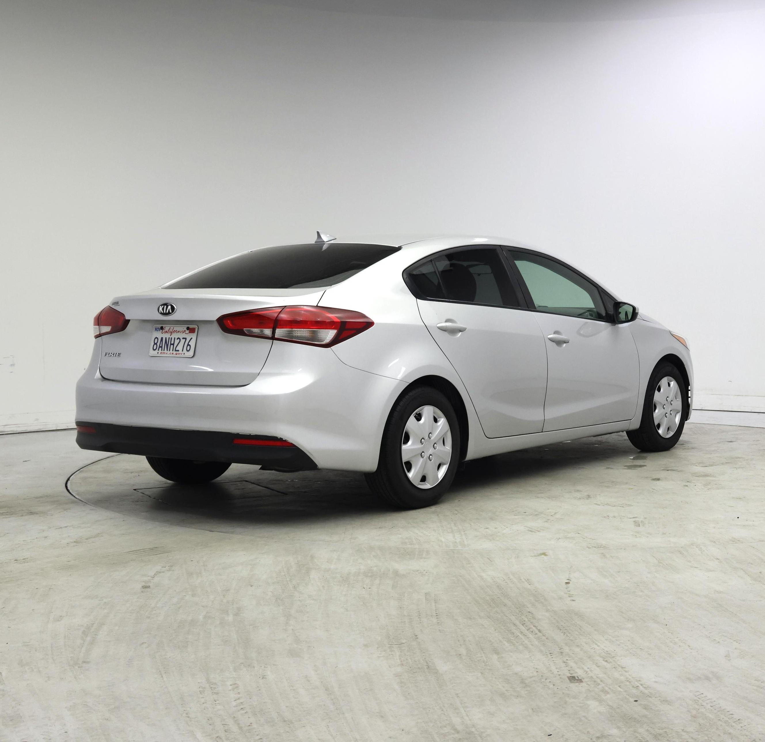 Thumbnail: 2017 Kia Forte - 8