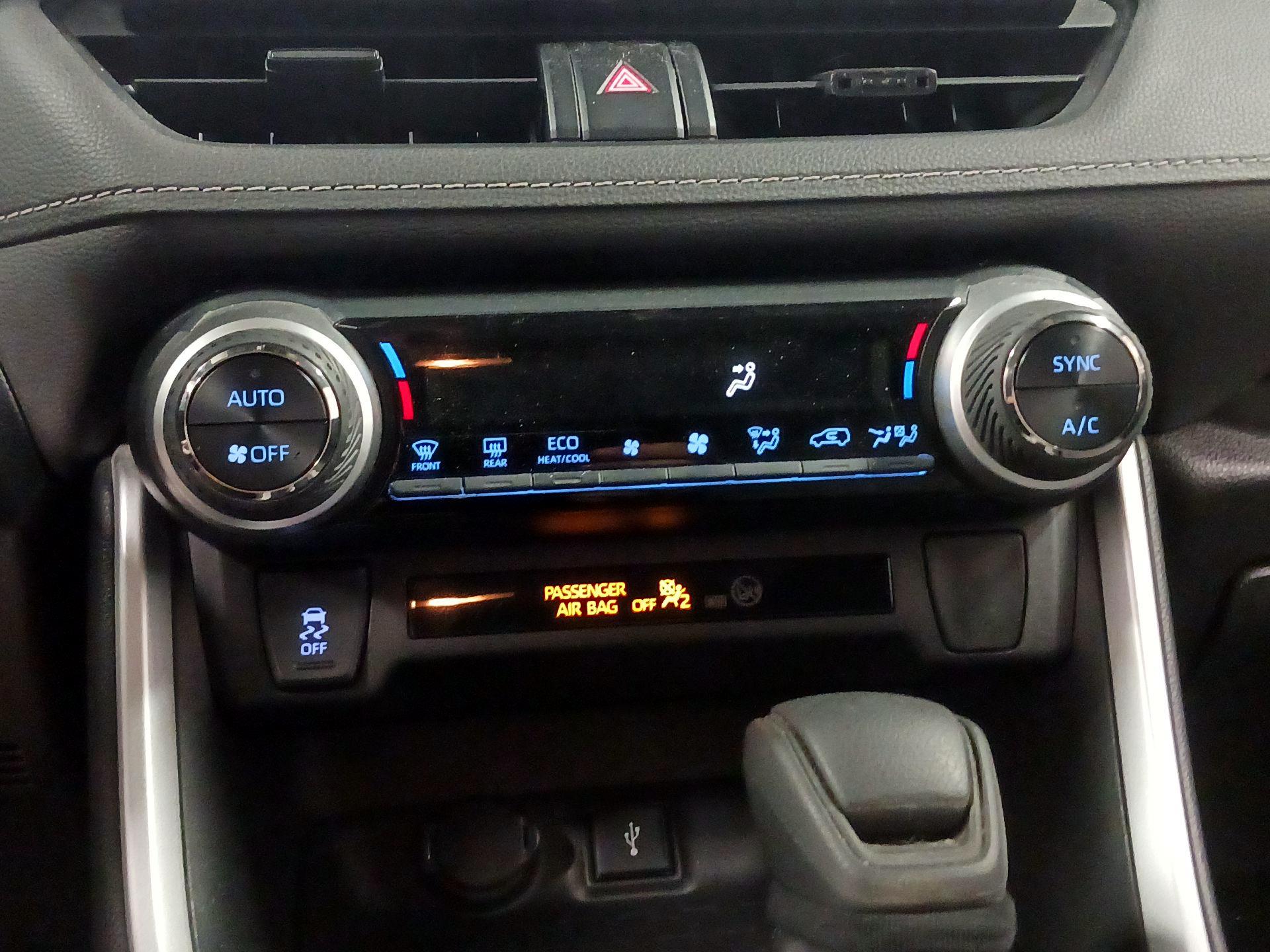 Thumbnail: 2021 Toyota RAV4 - 14