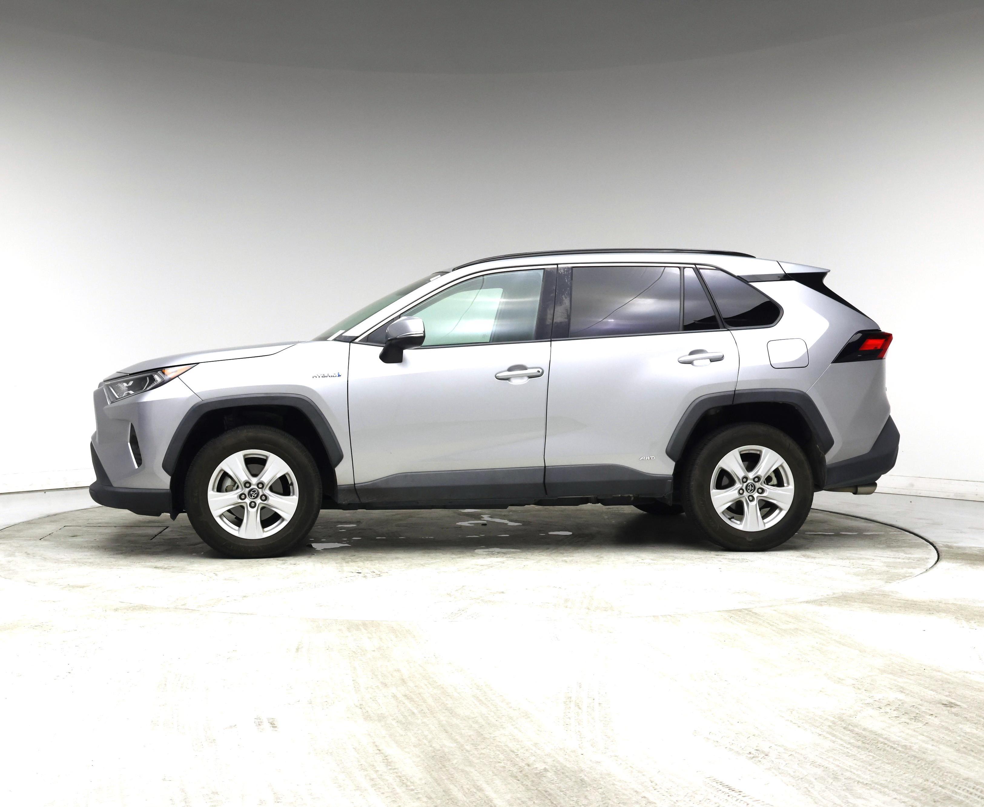 Thumbnail: 2021 Toyota RAV4 - 3