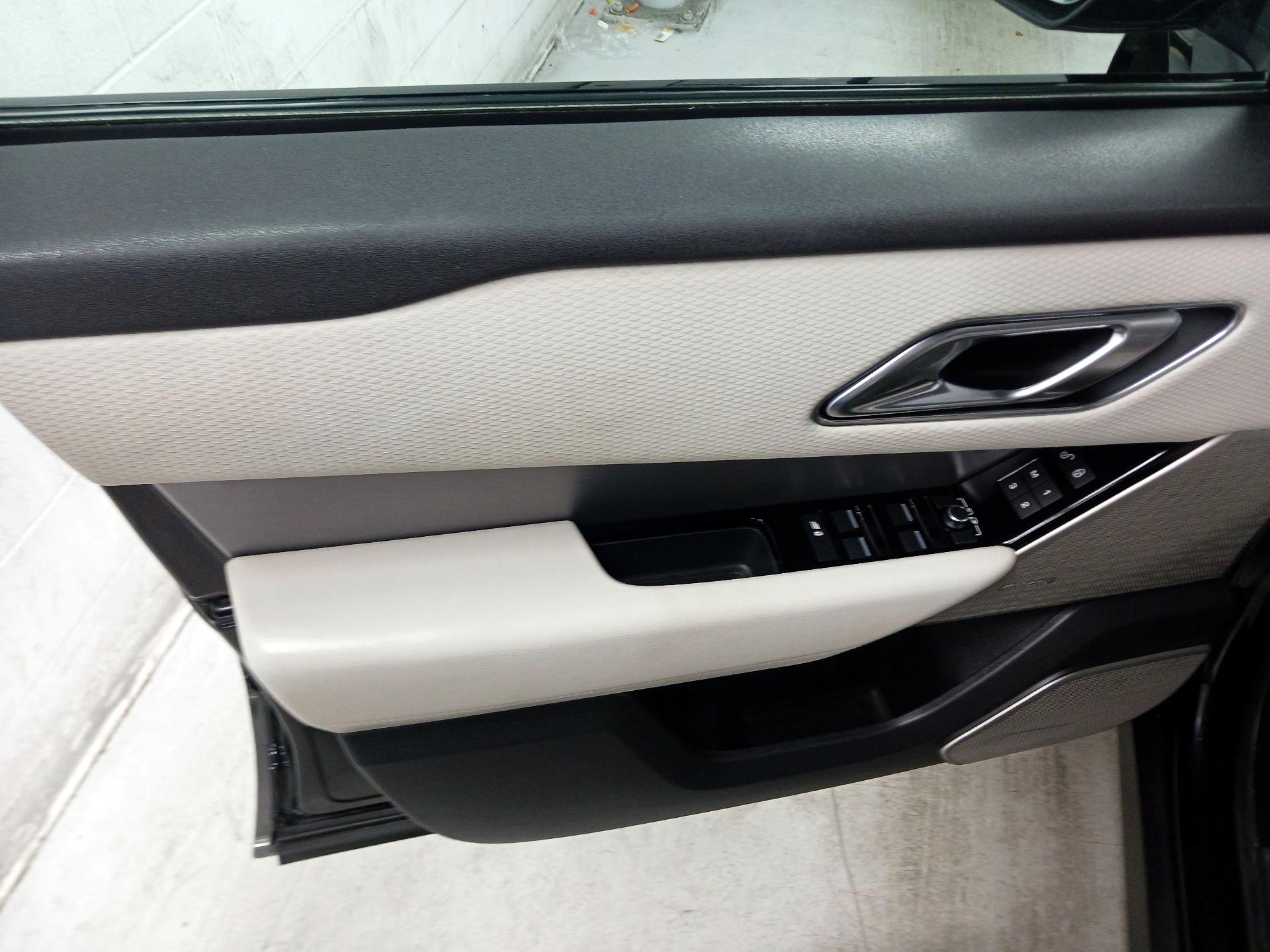 Thumbnail: 2019 Land Rover Range Rover Velar - 12
