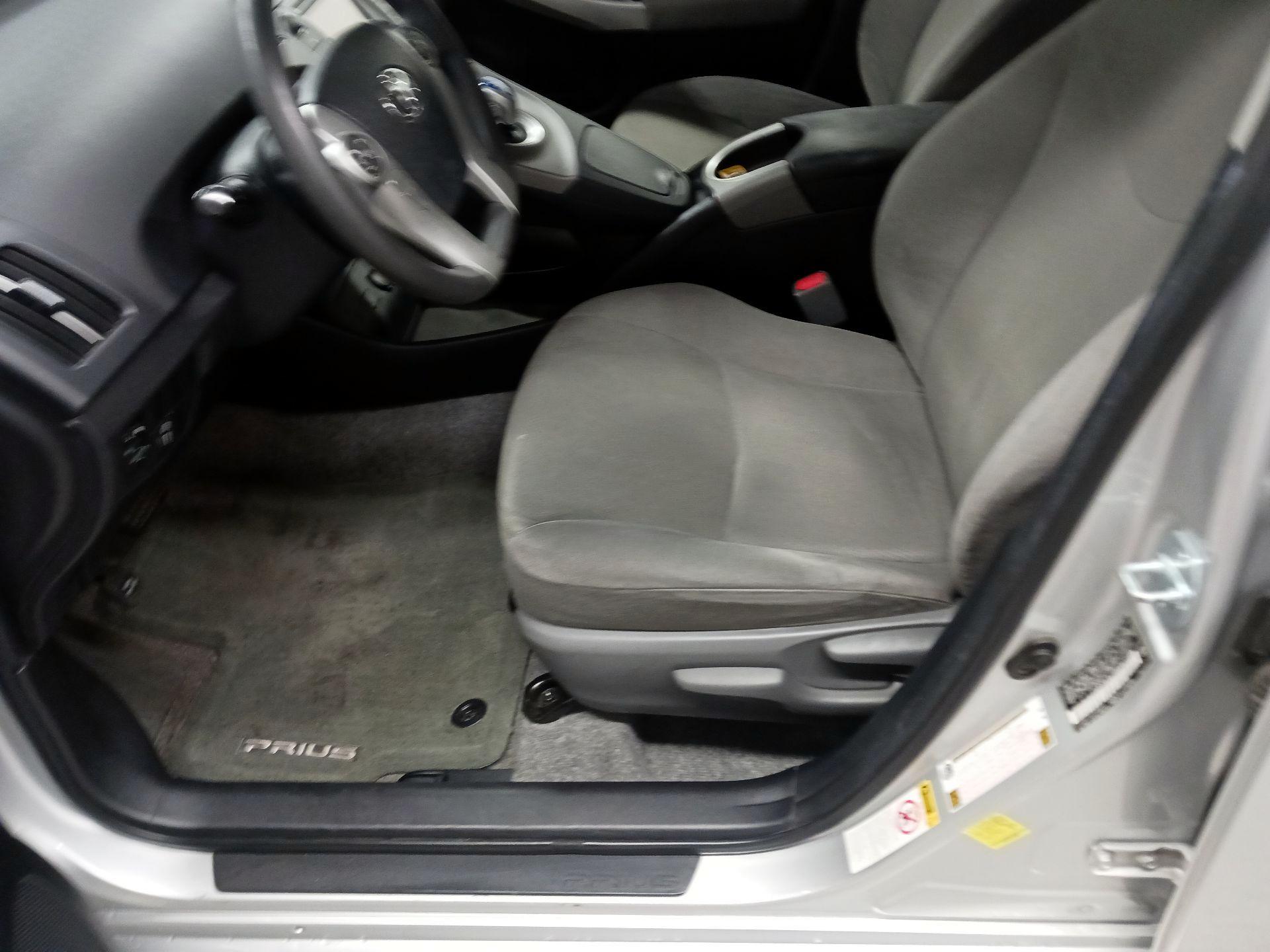 Thumbnail: 2015 Toyota Prius - 11