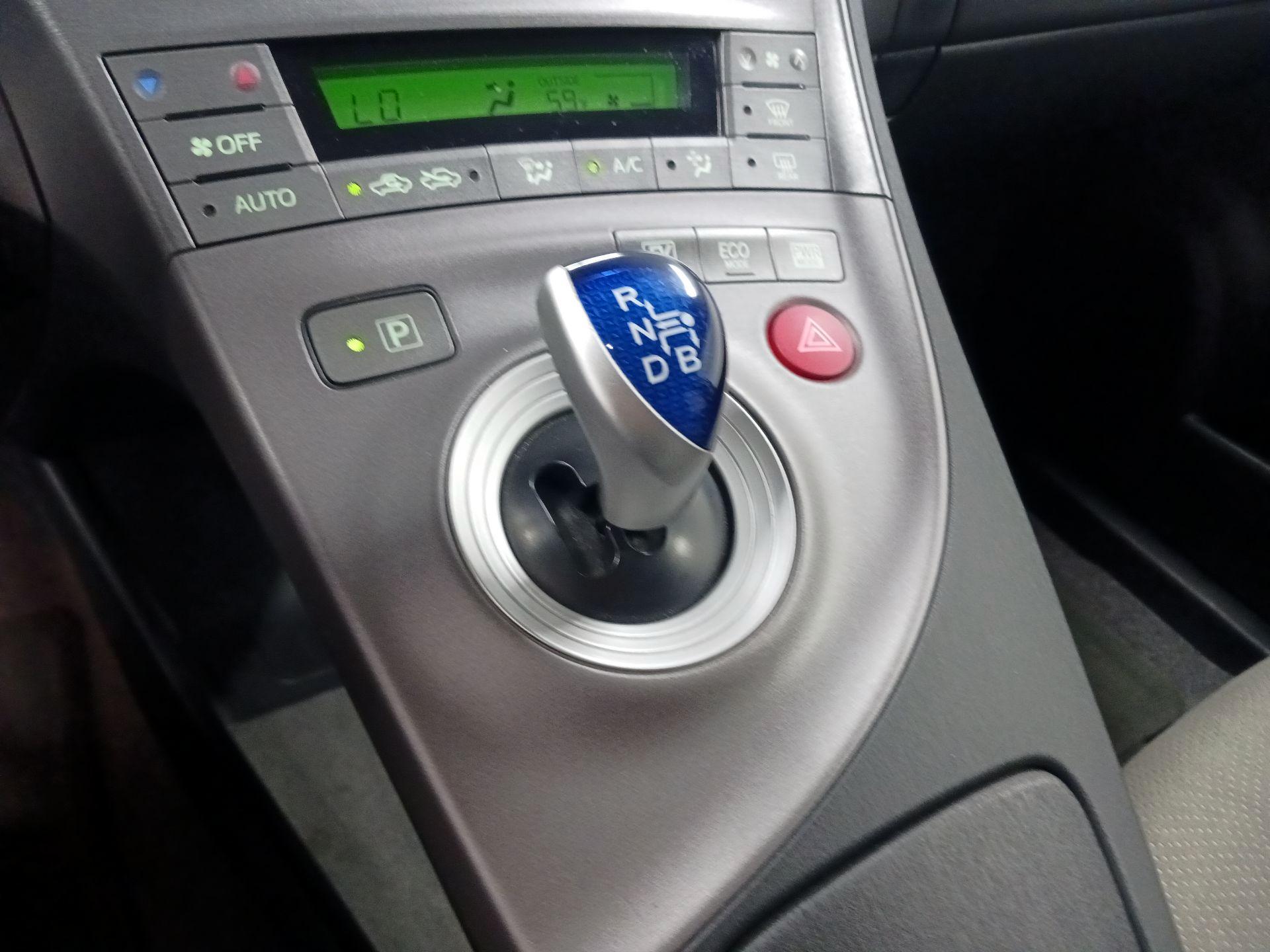 Thumbnail: 2015 Toyota Prius - 15