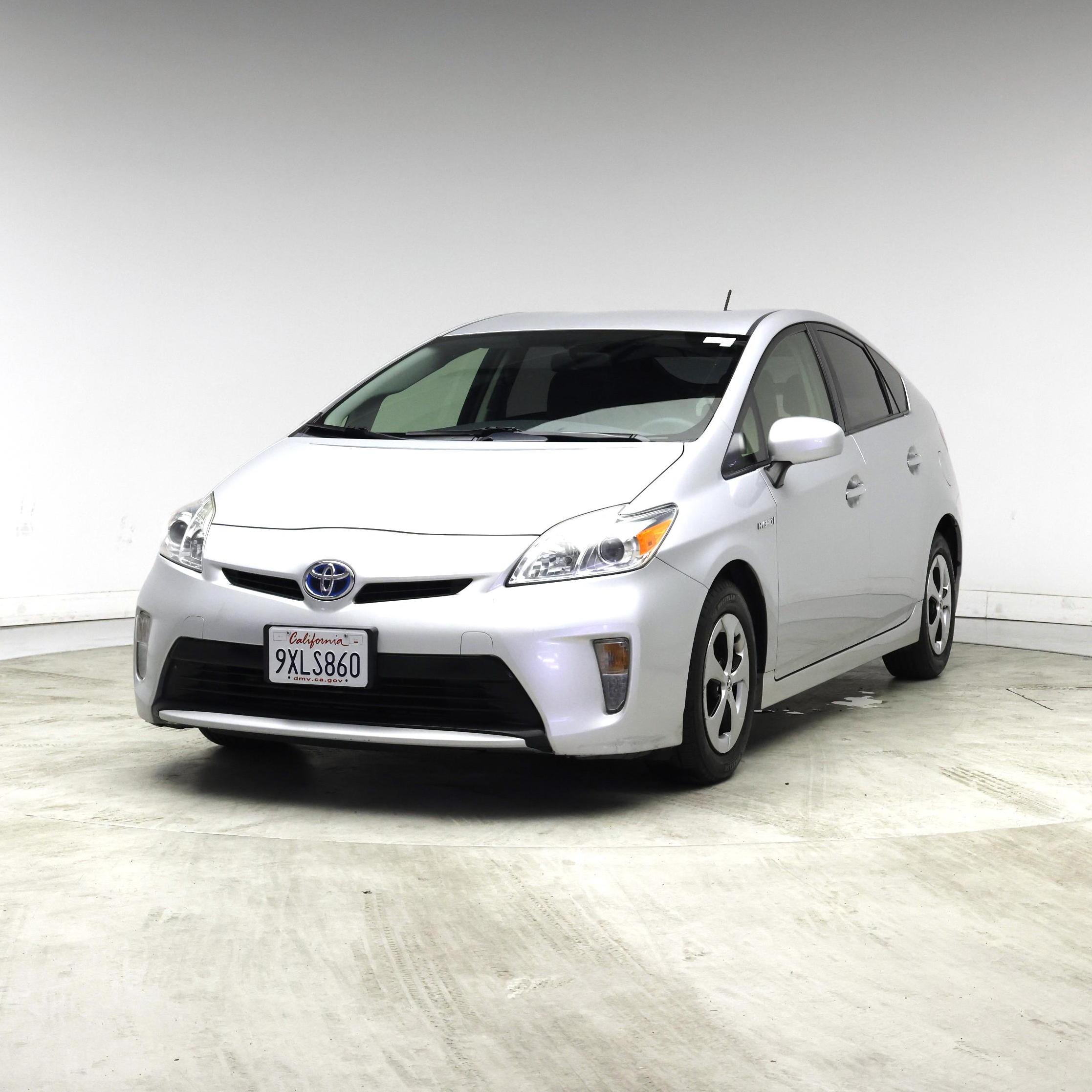 Thumbnail: 2015 Toyota Prius - 4