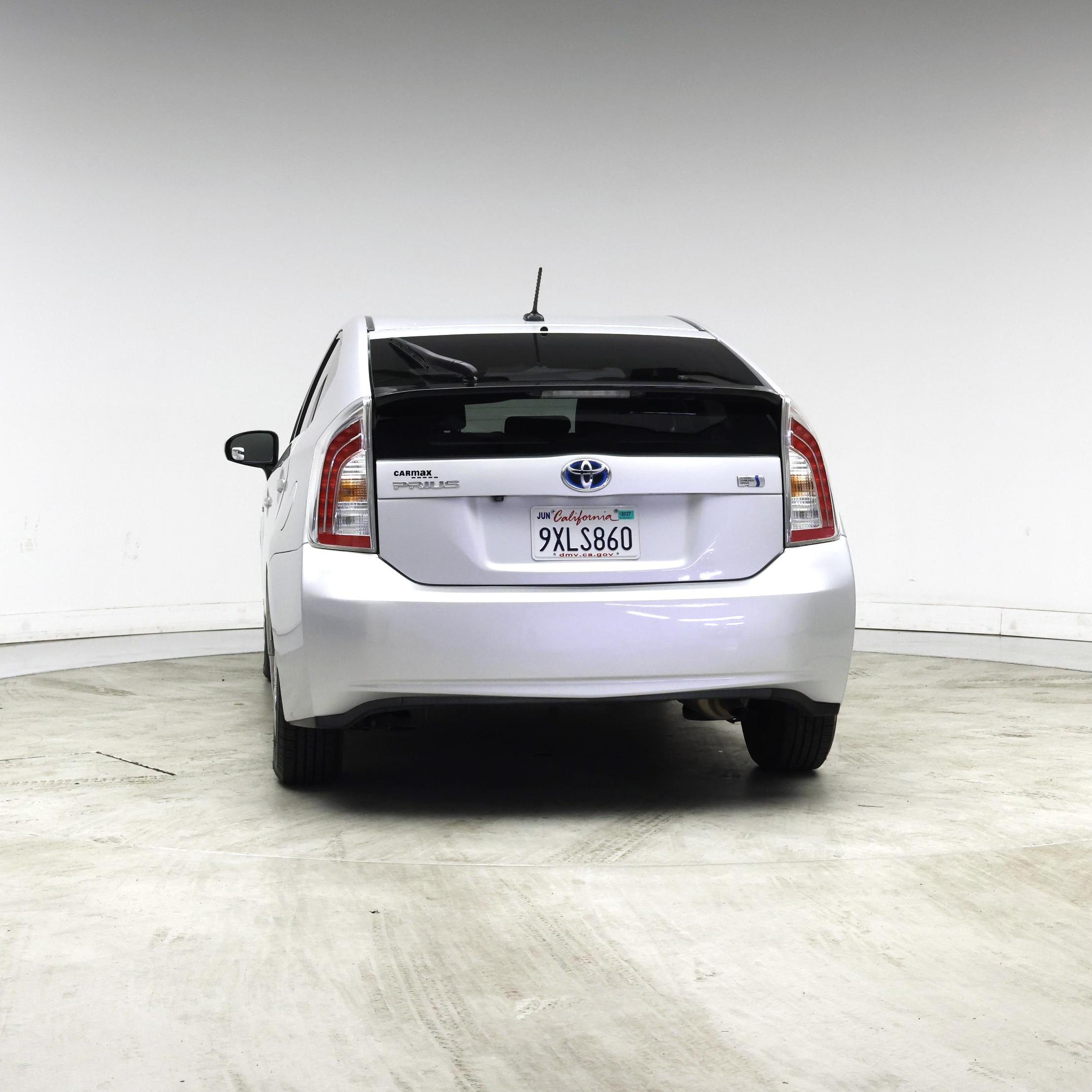 Thumbnail: 2015 Toyota Prius - 6