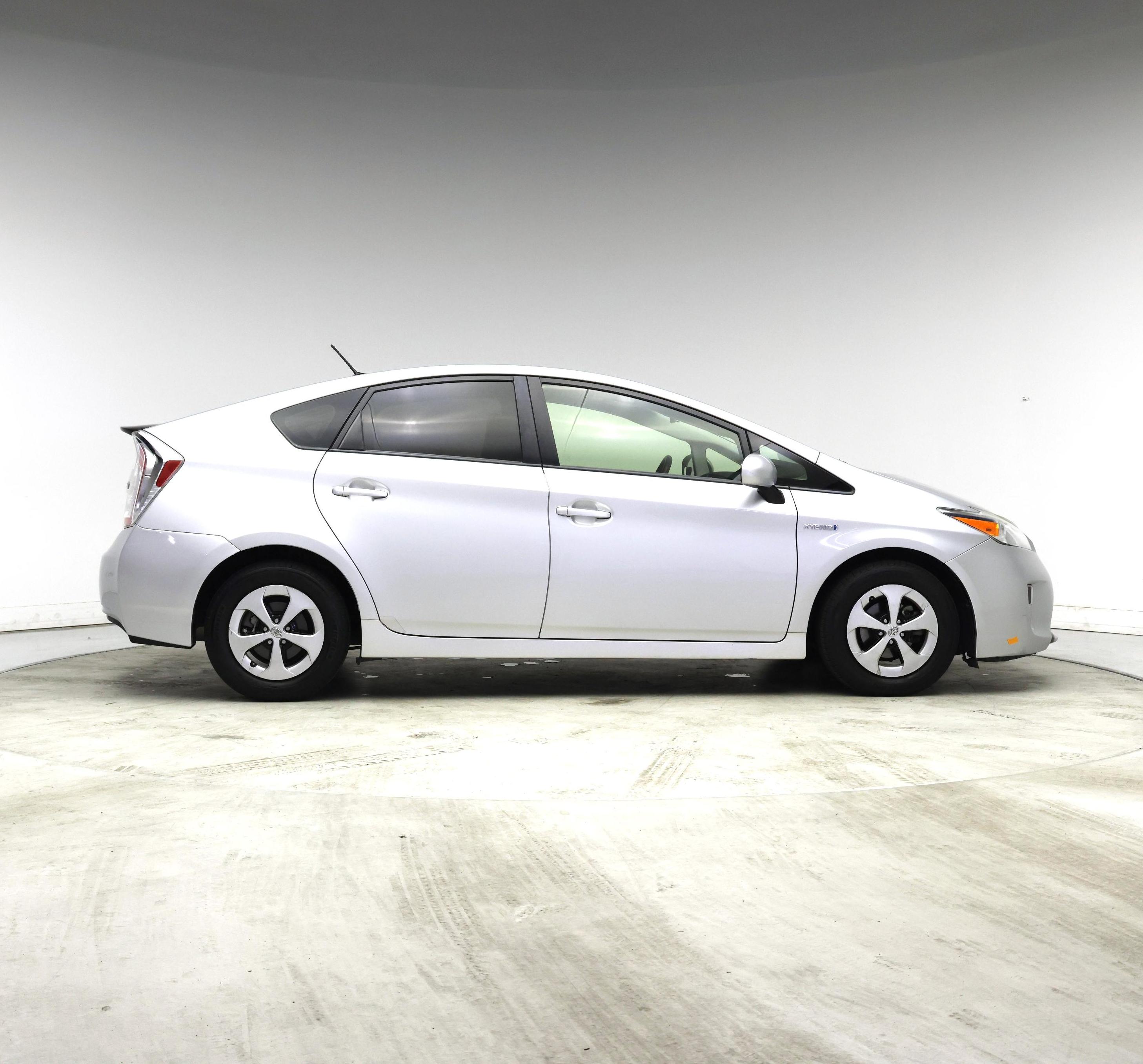 Thumbnail: 2015 Toyota Prius - 7