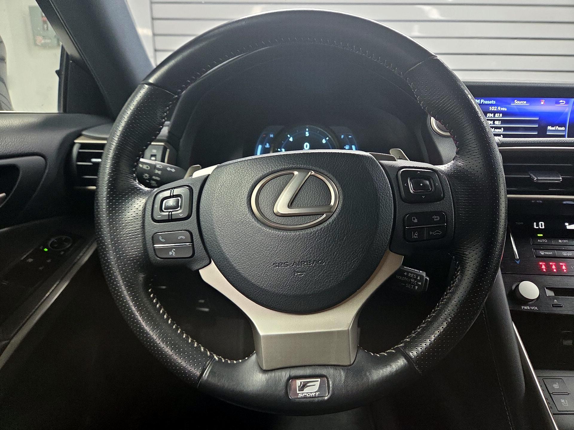 Thumbnail: 2017 Lexus IS - 10