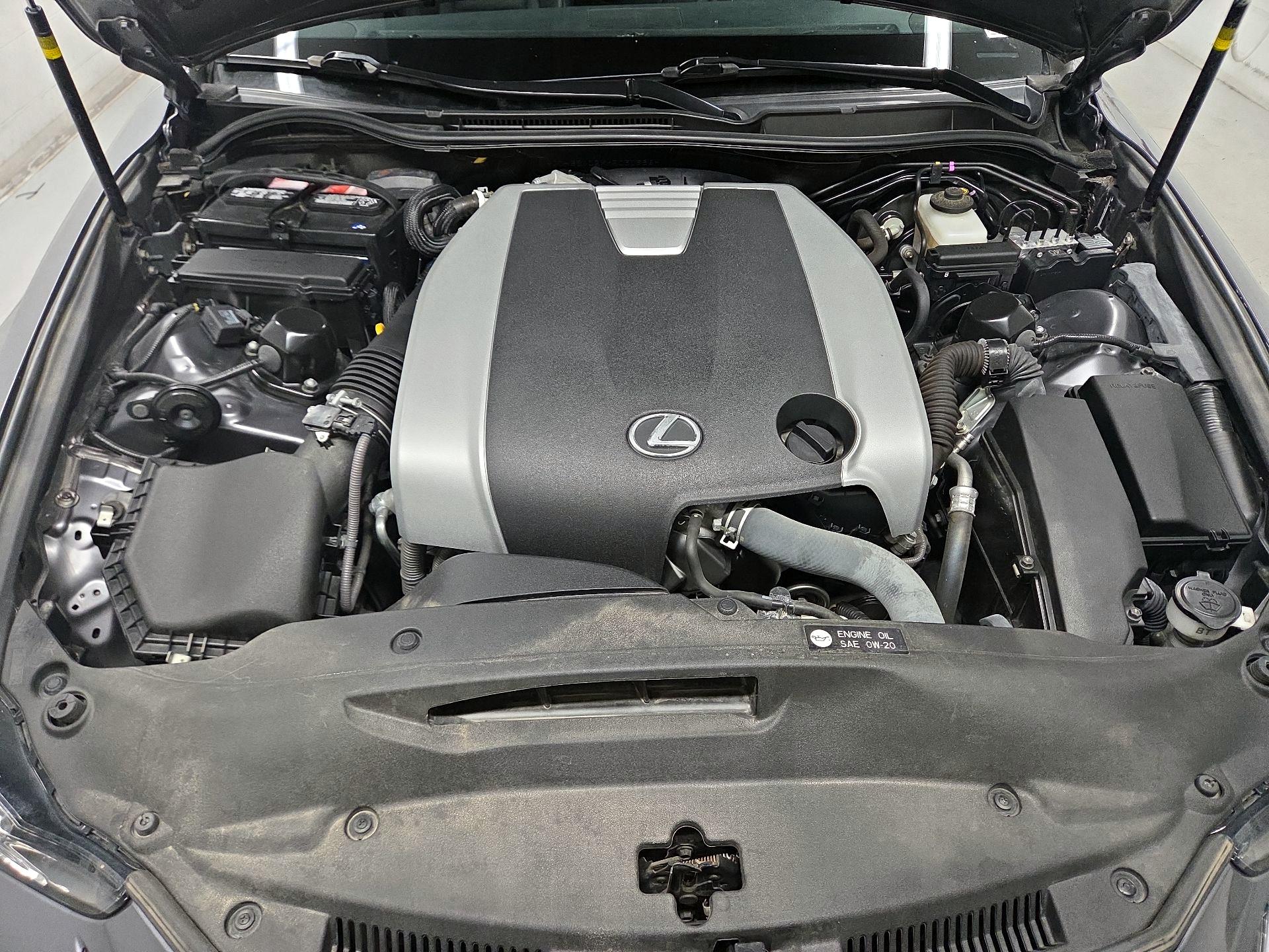 Thumbnail: 2017 Lexus IS - 18