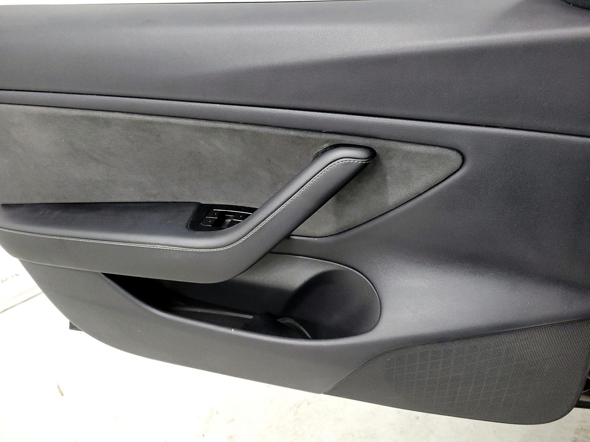 Thumbnail: 2020 Tesla Model 3 - 12