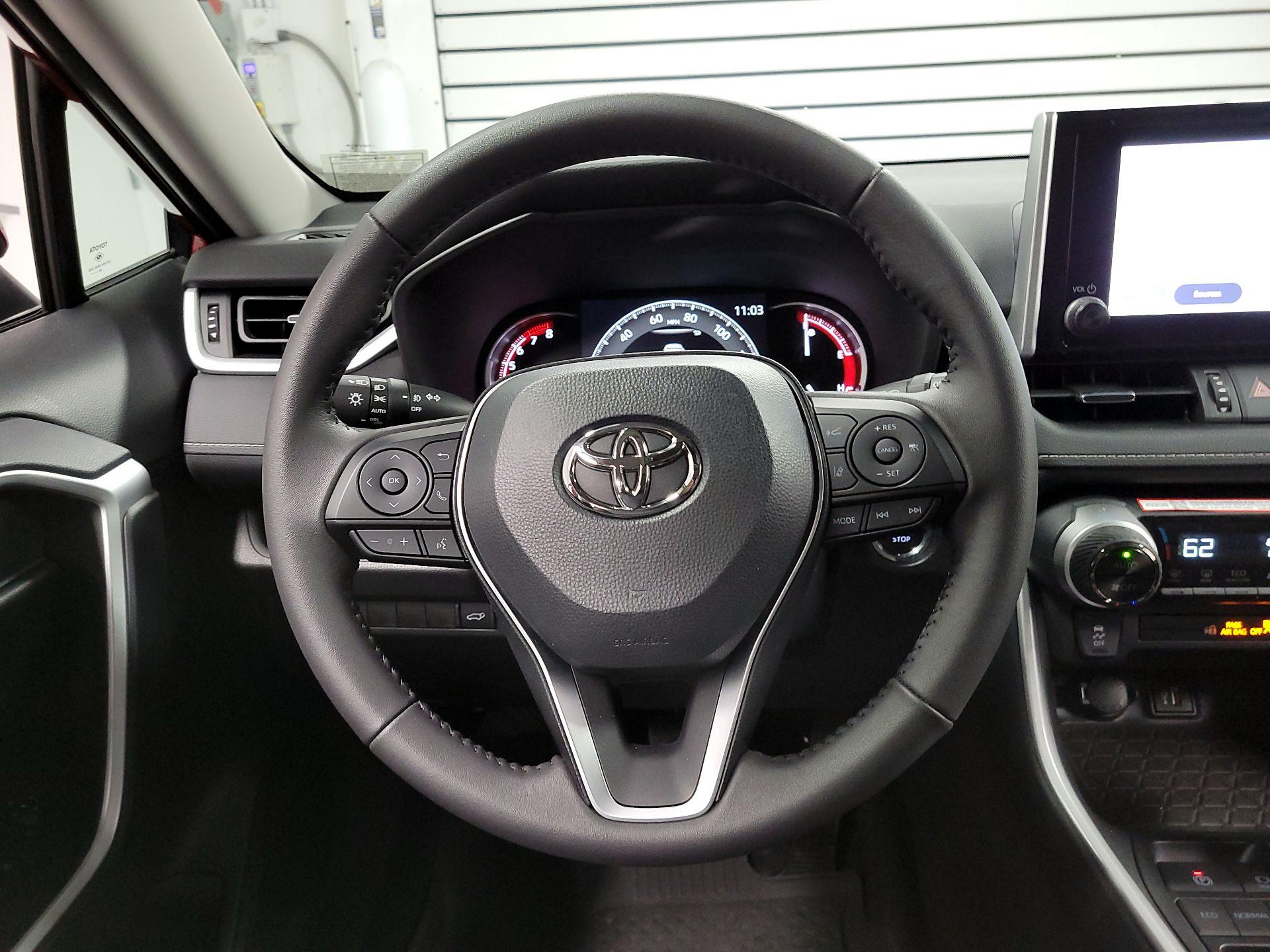 Thumbnail: 2025 Toyota RAV4 - 10