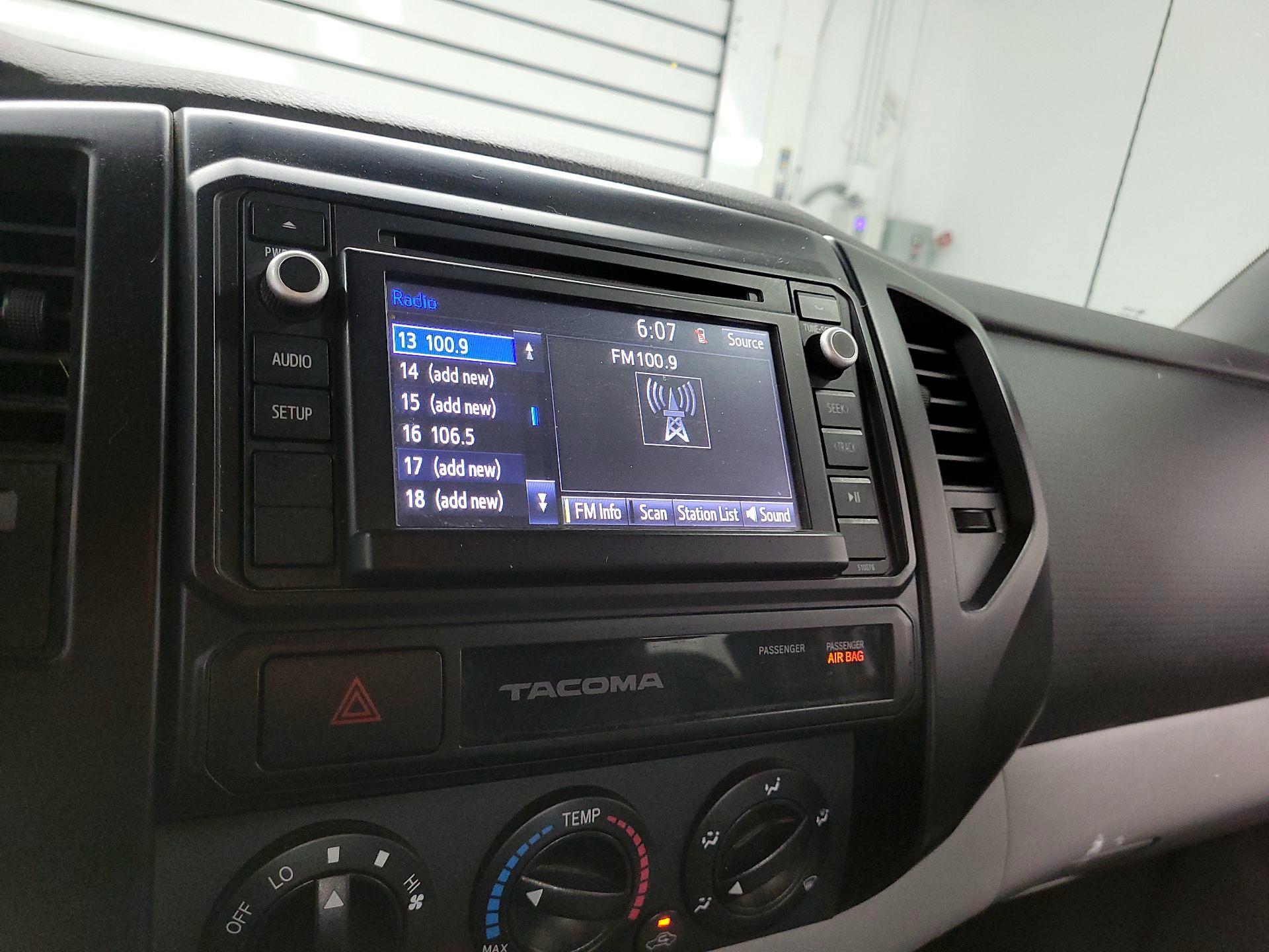 Thumbnail: 2015 Toyota Tacoma - 11