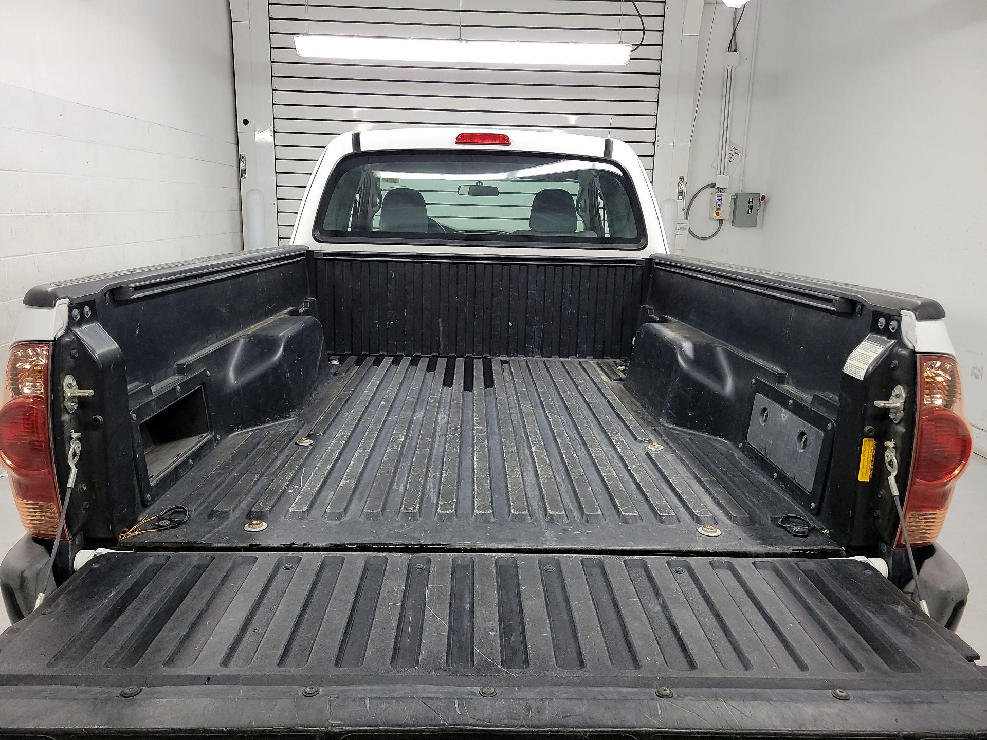 Thumbnail: 2015 Toyota Tacoma - 15