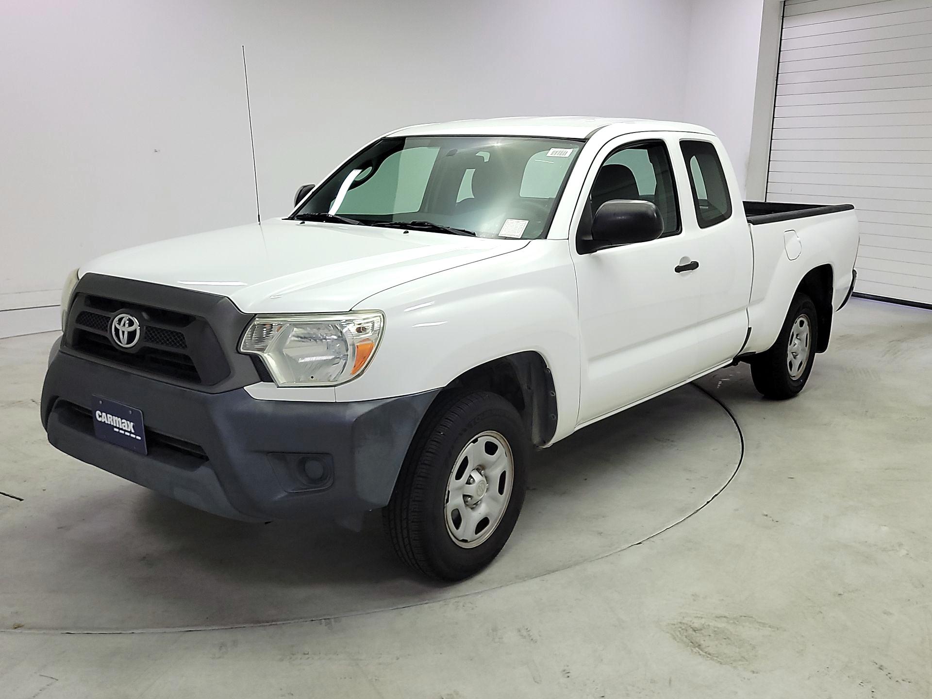 Thumbnail: 2015 Toyota Tacoma - 3
