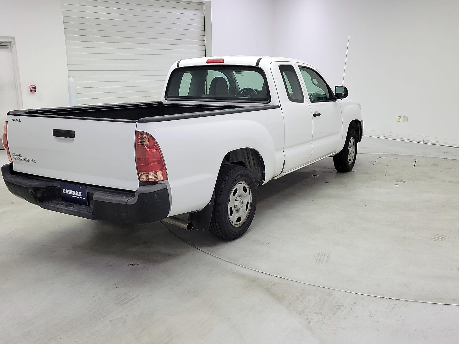 Thumbnail: 2015 Toyota Tacoma - 5