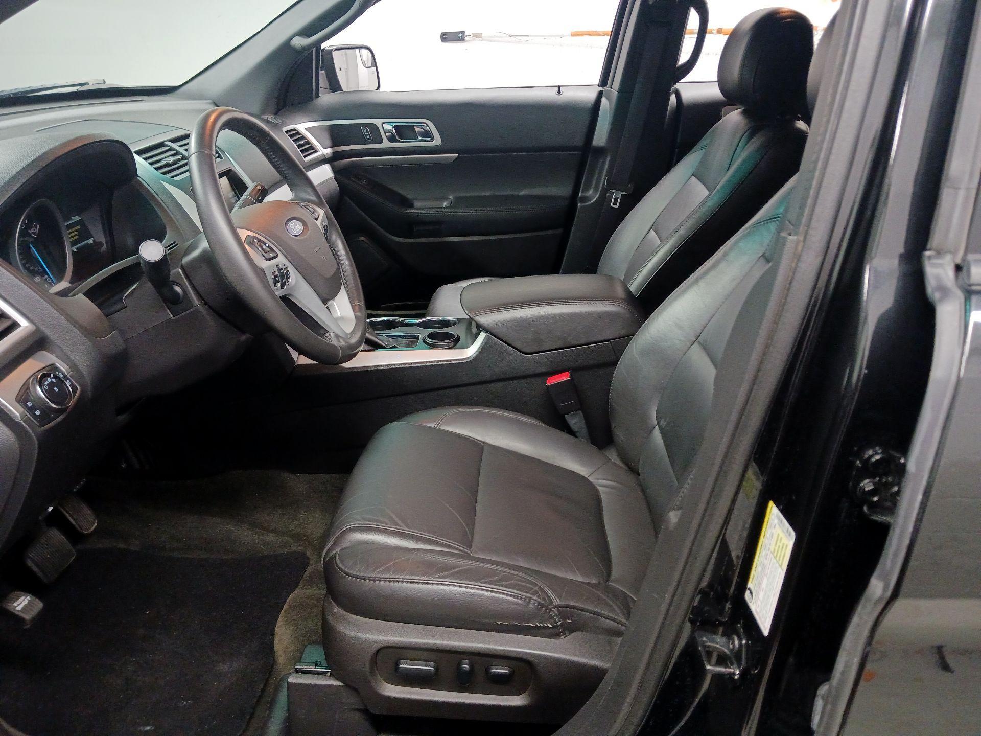 Thumbnail: 2015 Ford Explorer - 9