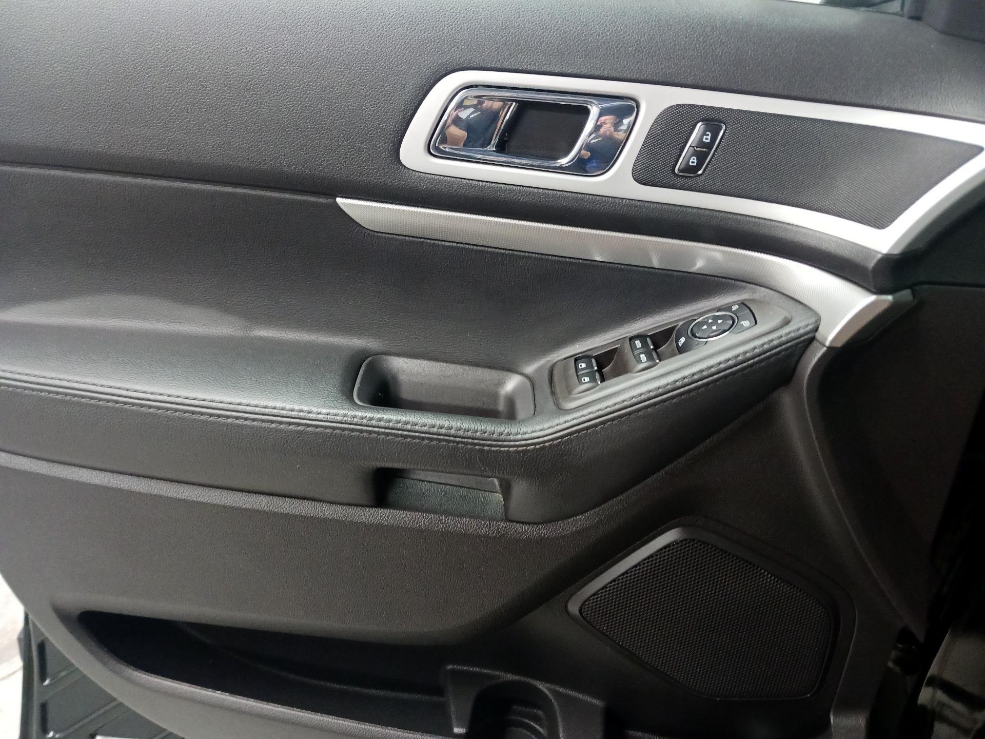 Thumbnail: 2015 Ford Explorer - 10