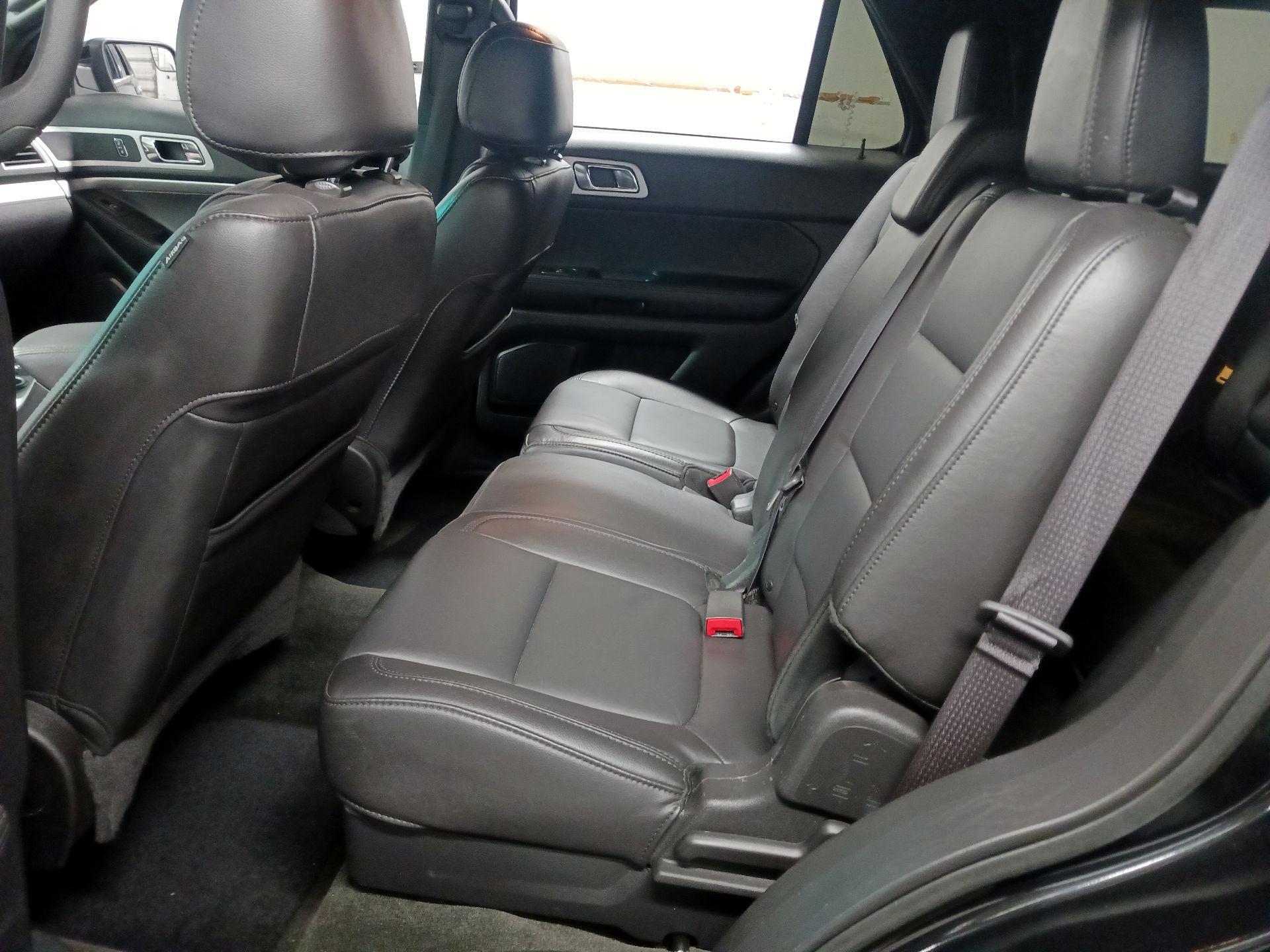 Thumbnail: 2015 Ford Explorer - 15