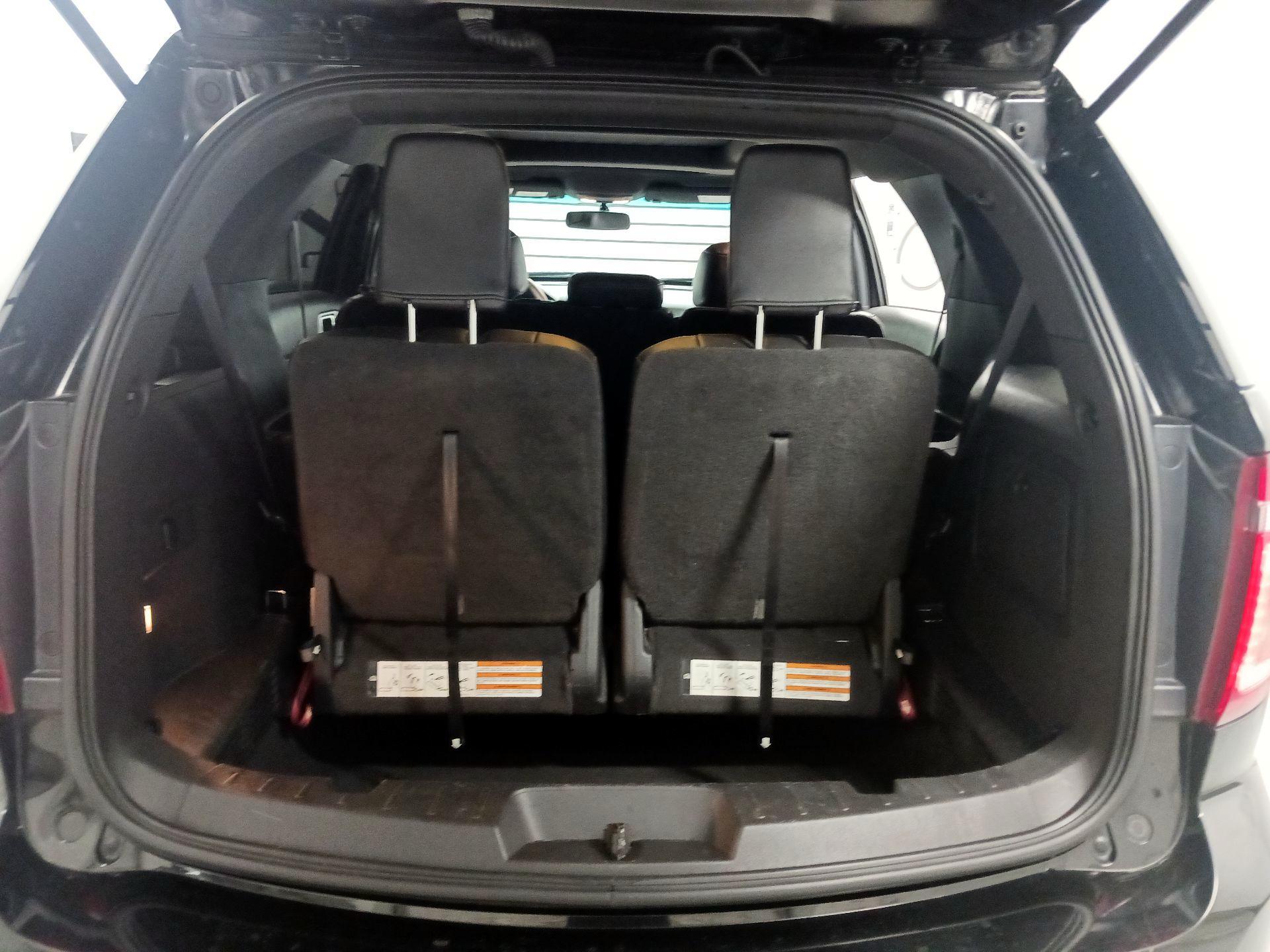 Thumbnail: 2015 Ford Explorer - 16