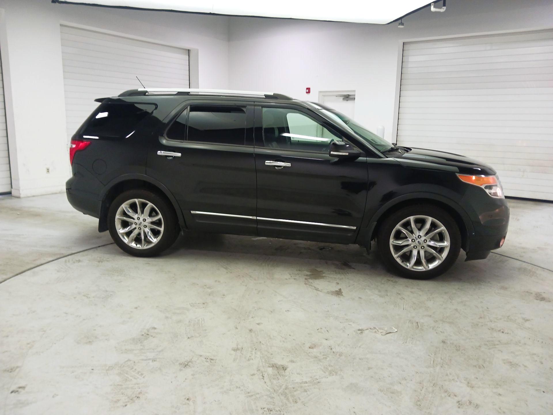 Thumbnail: 2015 Ford Explorer - 4