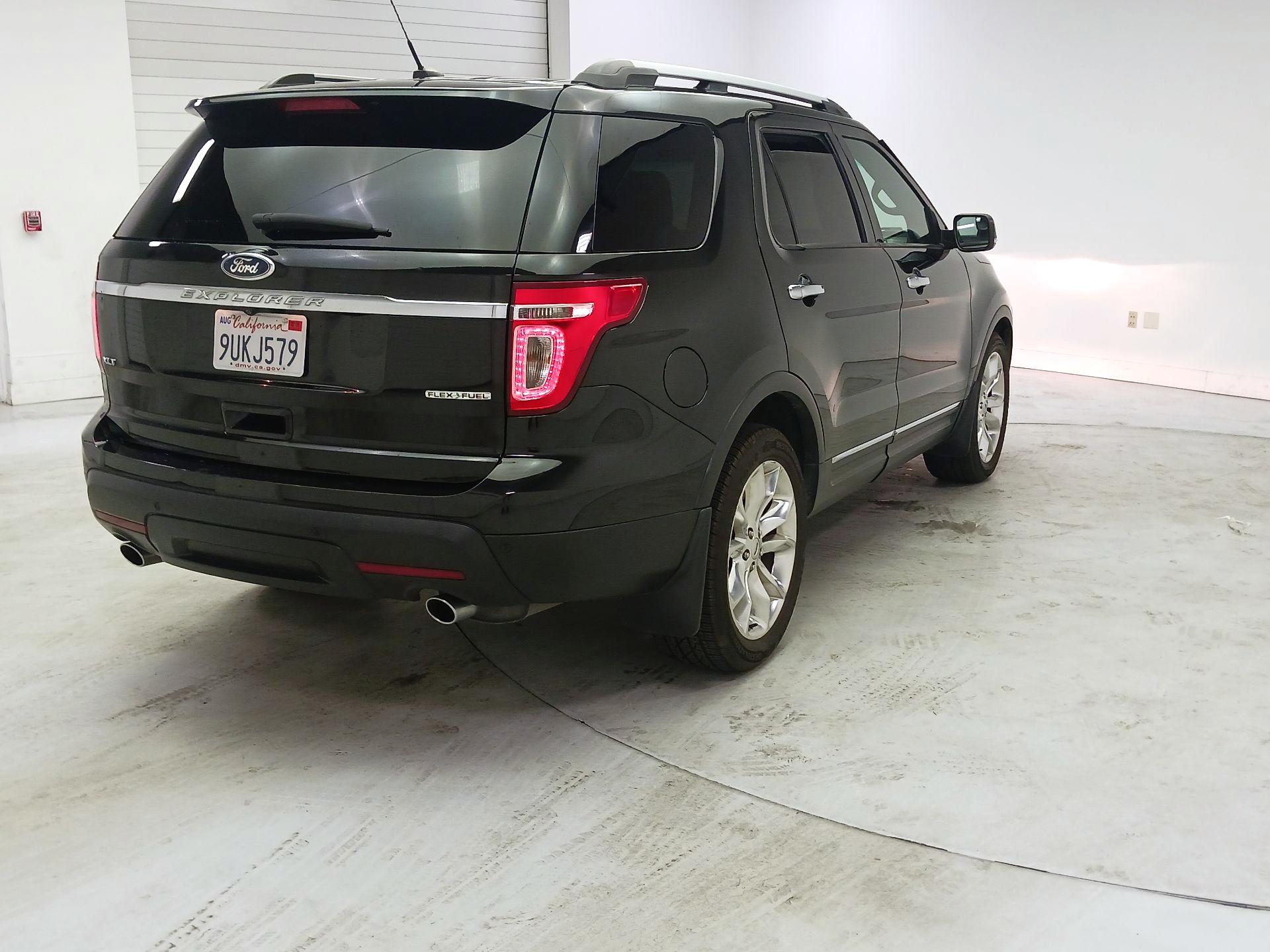 Thumbnail: 2015 Ford Explorer - 5