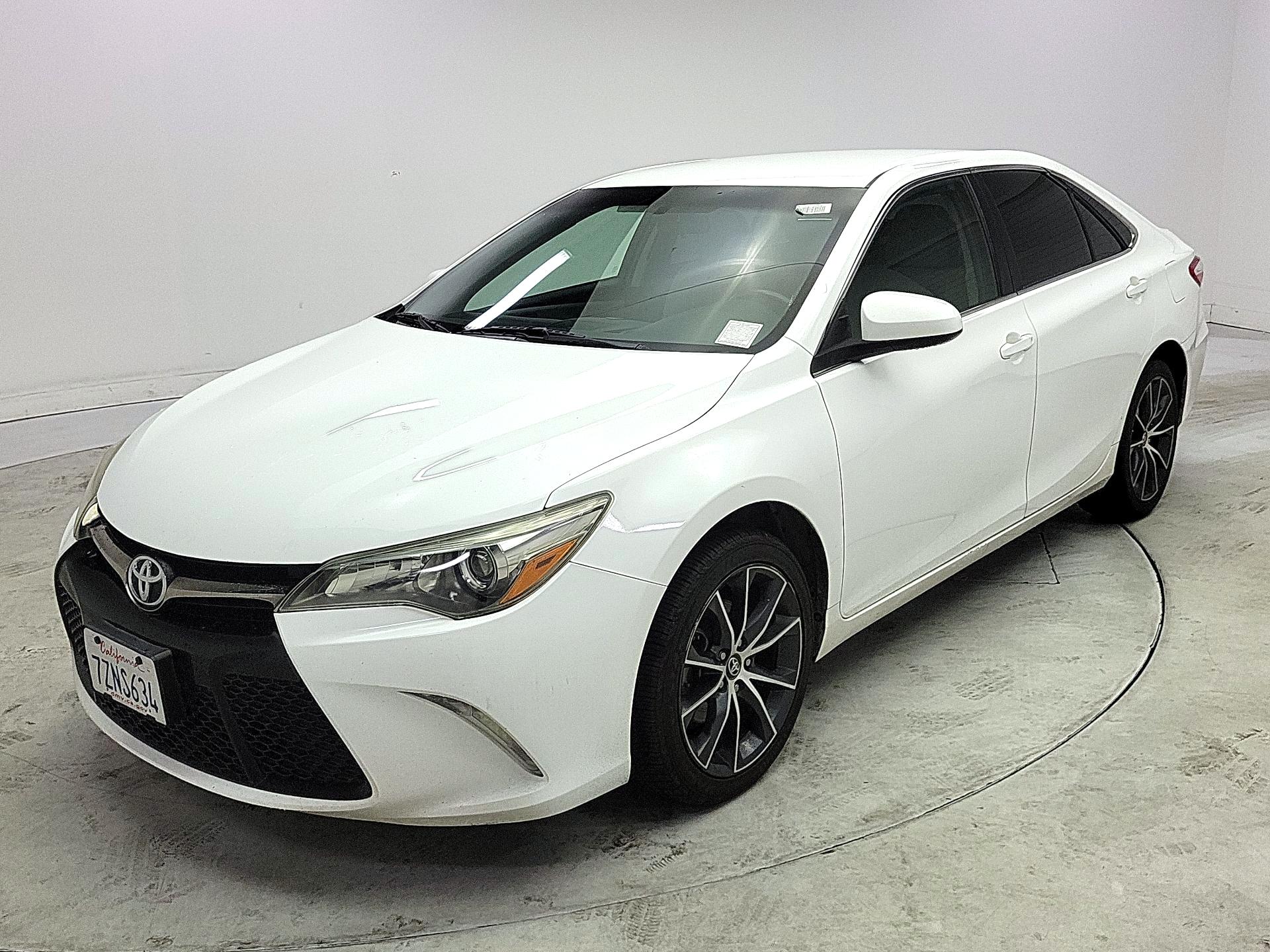 Thumbnail: 2017 Toyota Camry - 3