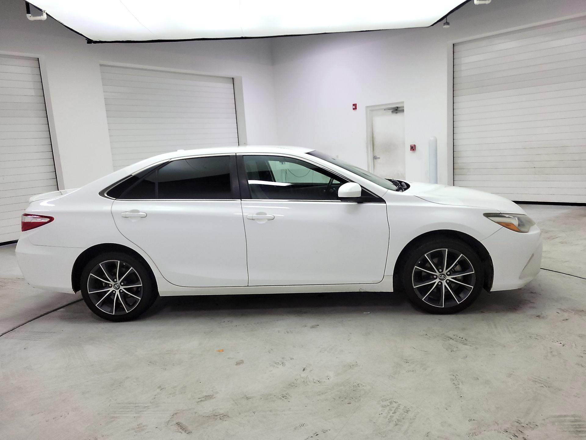 Thumbnail: 2017 Toyota Camry - 4