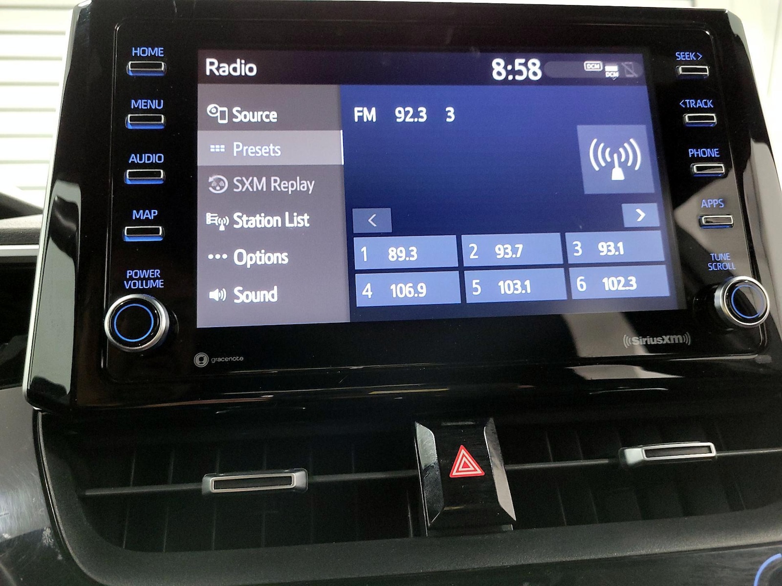2021 Toyota Corolla SE - Photo 14