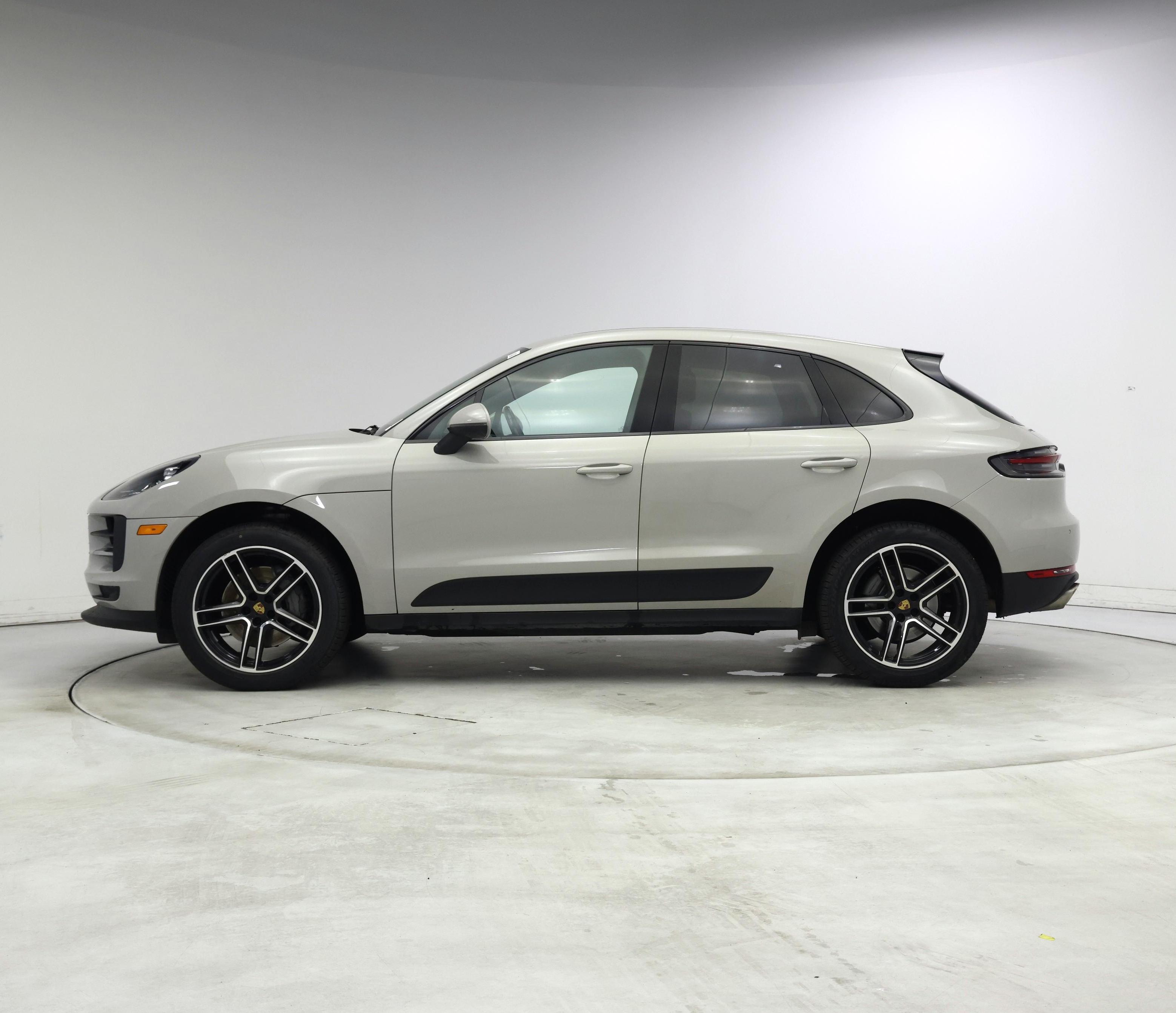 Thumbnail: 2020 Porsche Macan - 3