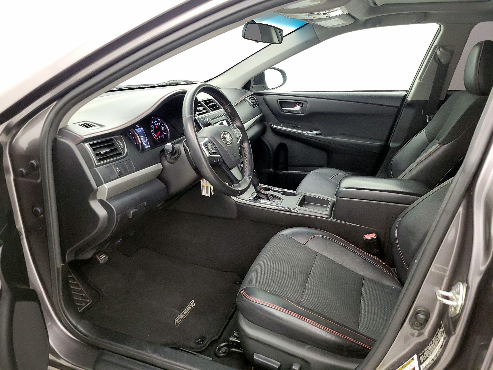 Thumbnail: 2017 Toyota Camry - 11