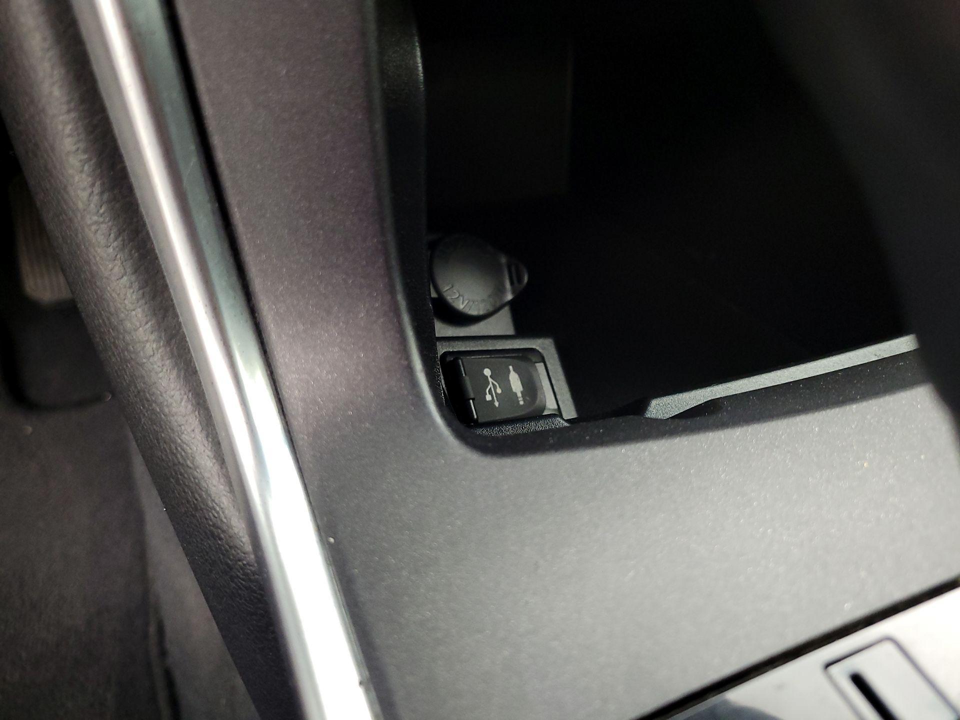 Thumbnail: 2017 Toyota Camry - 18