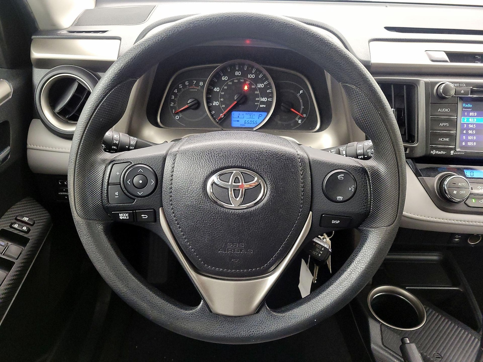 2015 Toyota RAV4 XLE - Photo 11