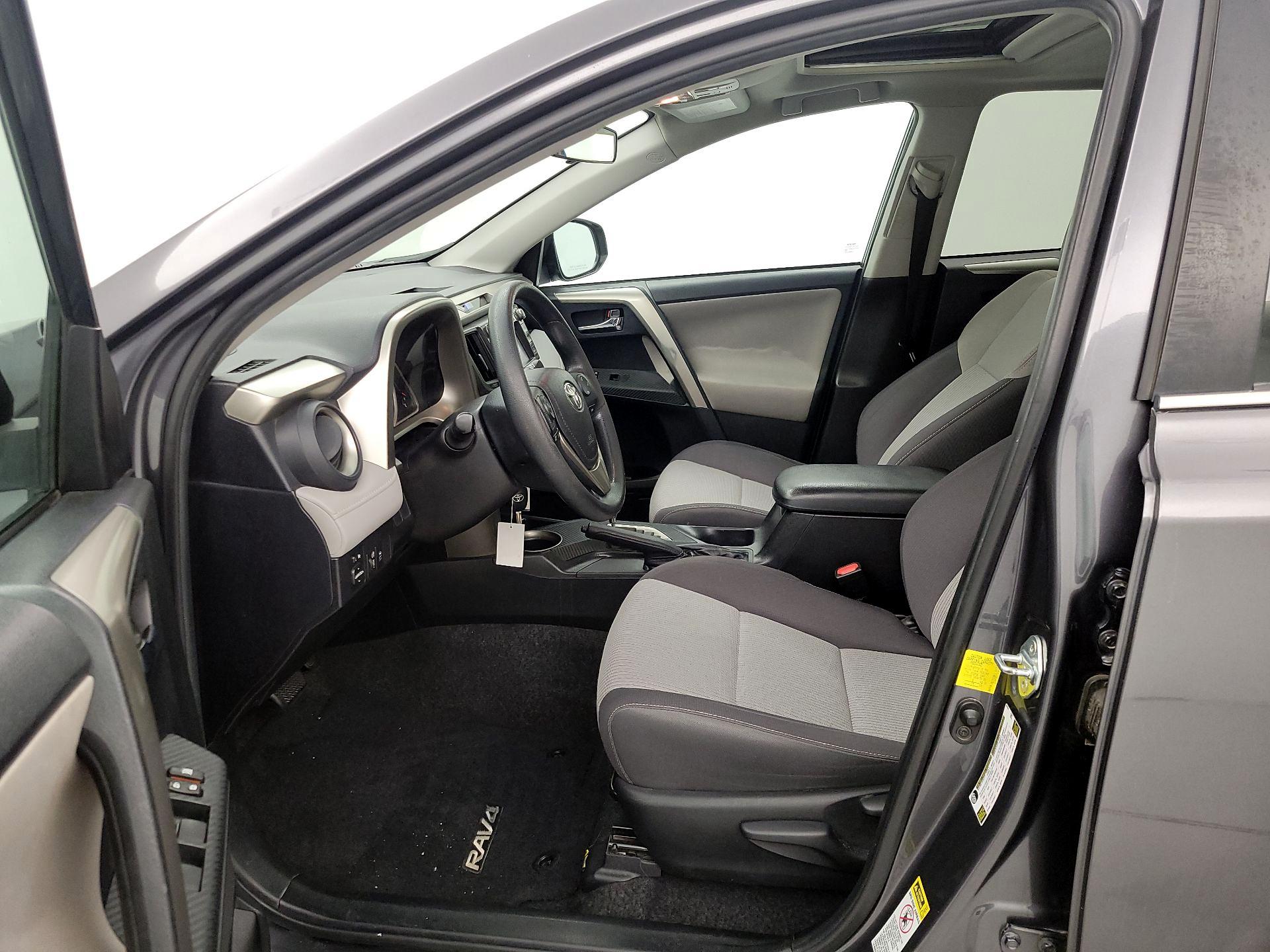 Thumbnail: 2015 Toyota RAV4 - 11