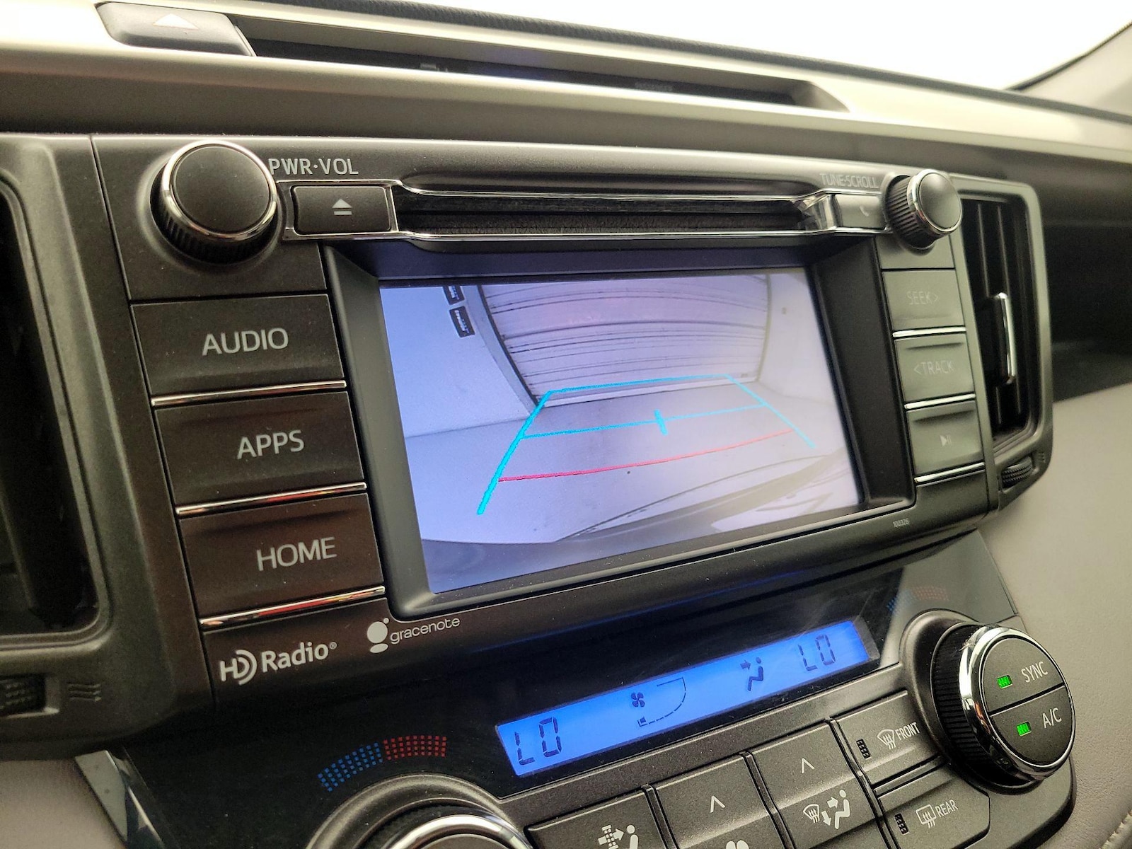 2015 Toyota RAV4 XLE - Photo 15