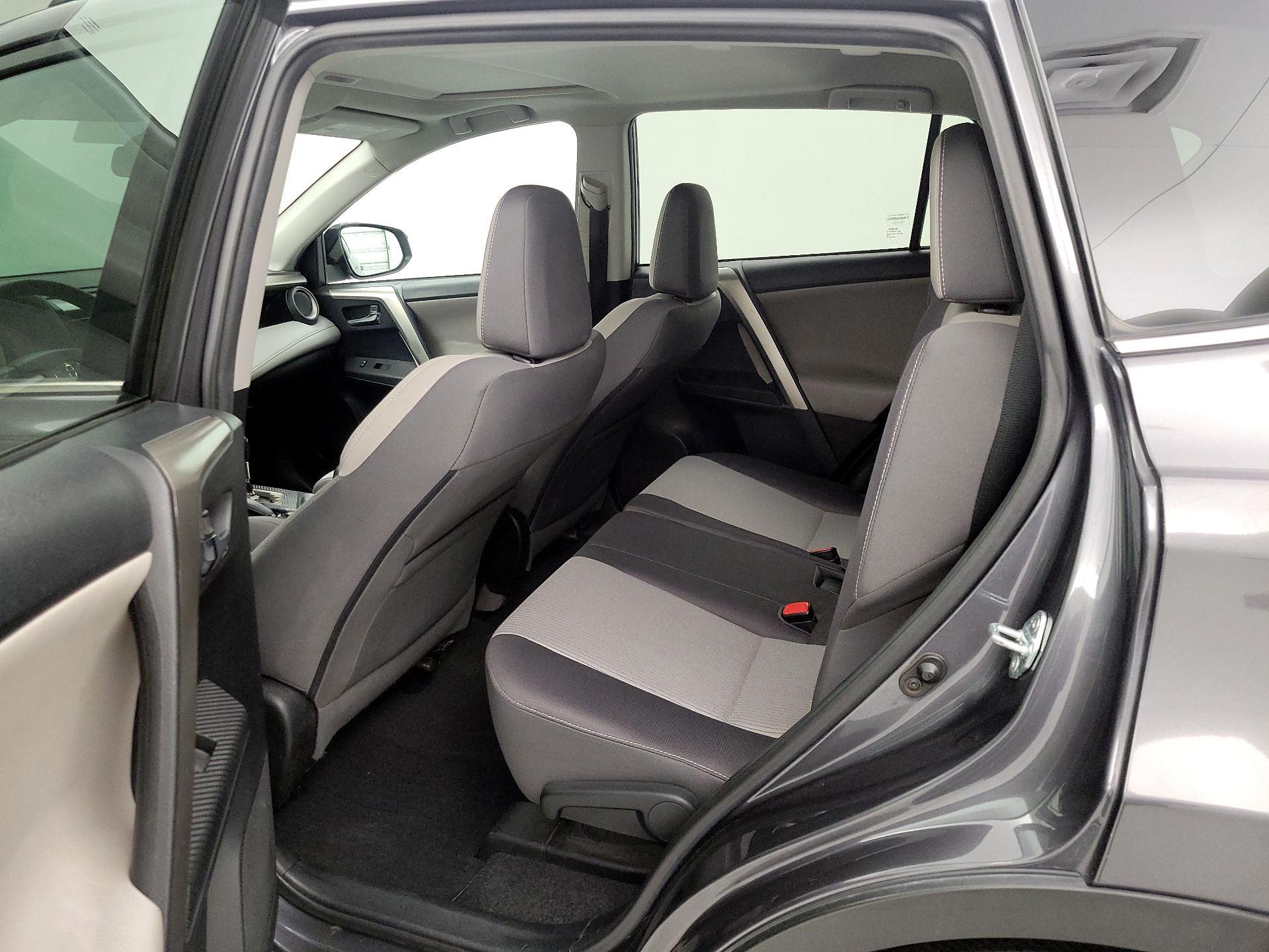 Thumbnail: 2015 Toyota RAV4 - 20