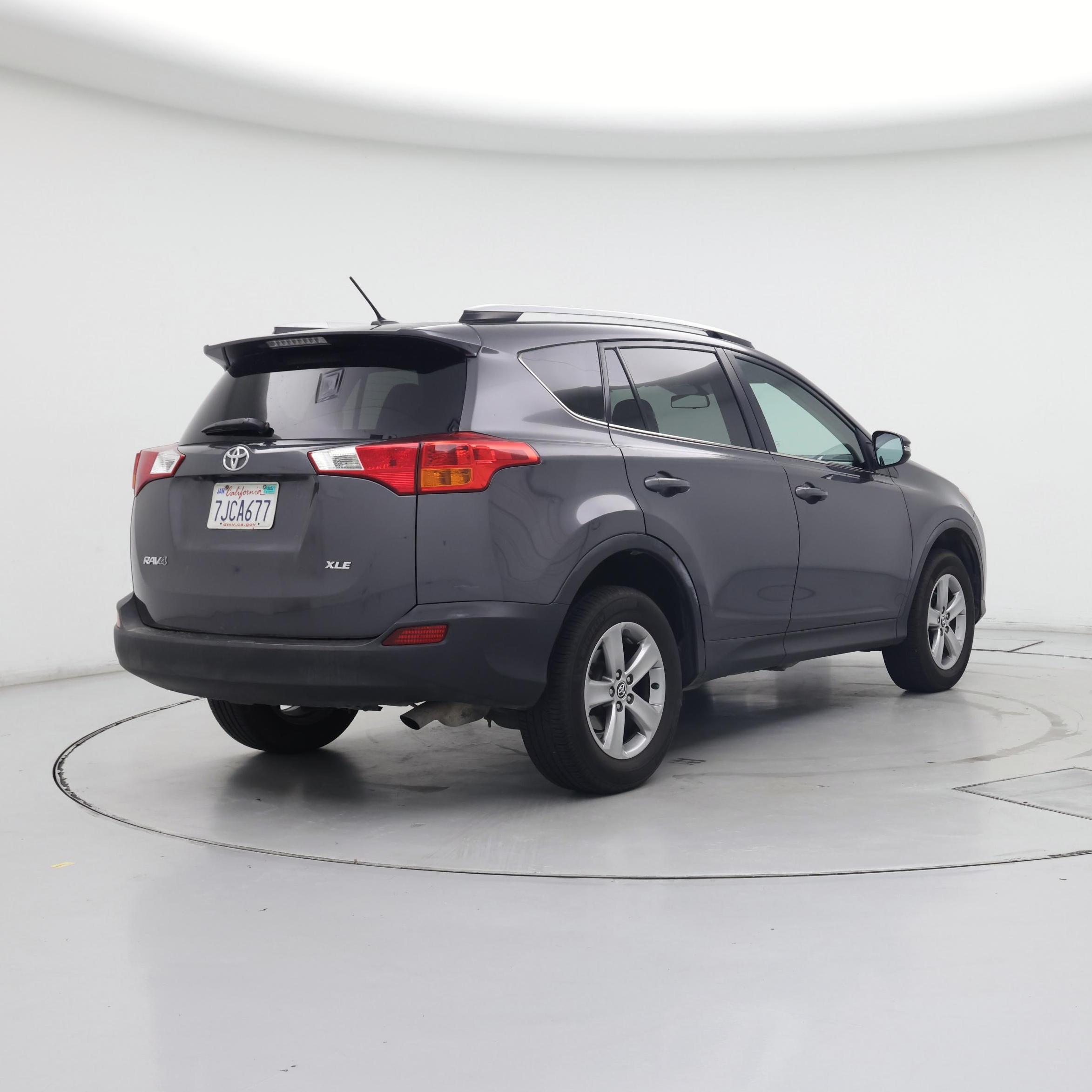 Thumbnail: 2015 Toyota RAV4 - 8