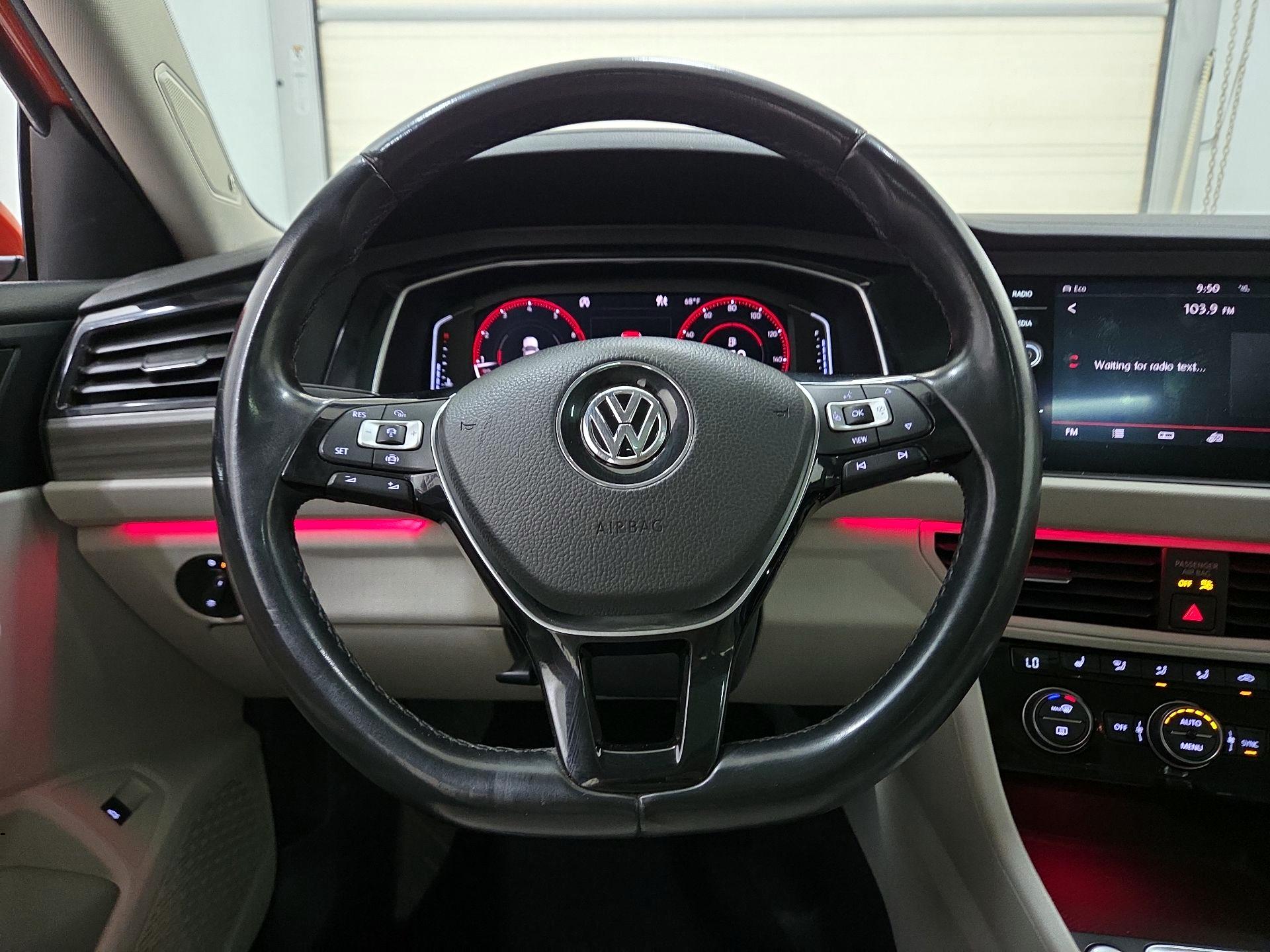 Thumbnail: 2019 Volkswagen Jetta - 10