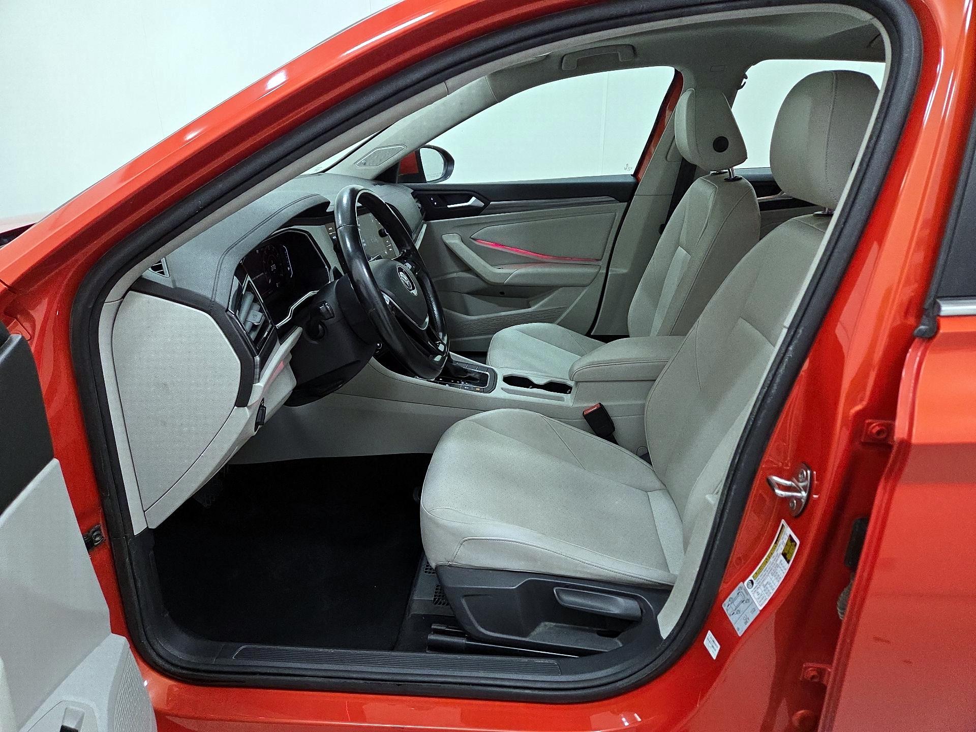 Thumbnail: 2019 Volkswagen Jetta - 11