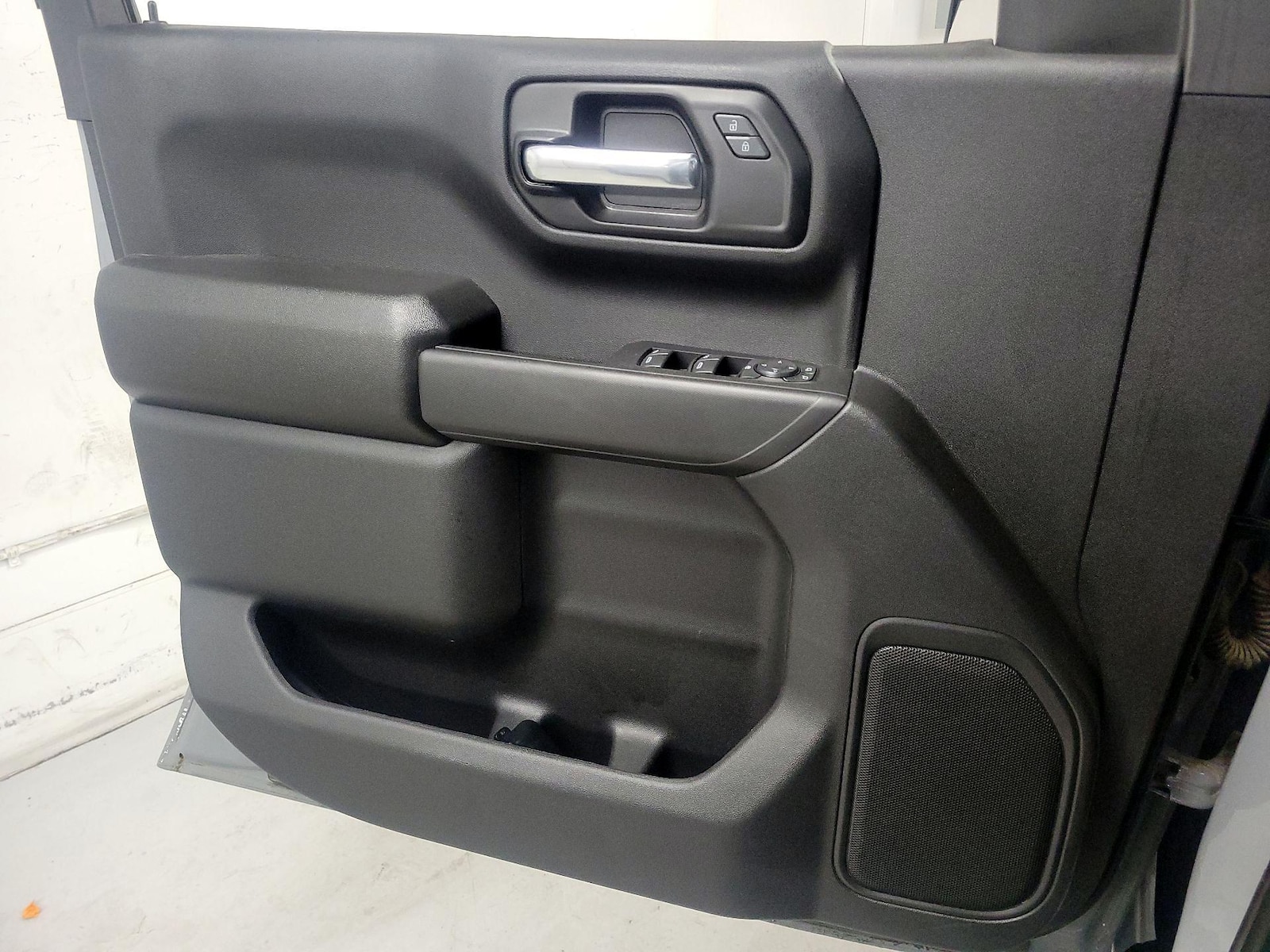 2025 Chevrolet Silverado 1500 Custom - Photo 13