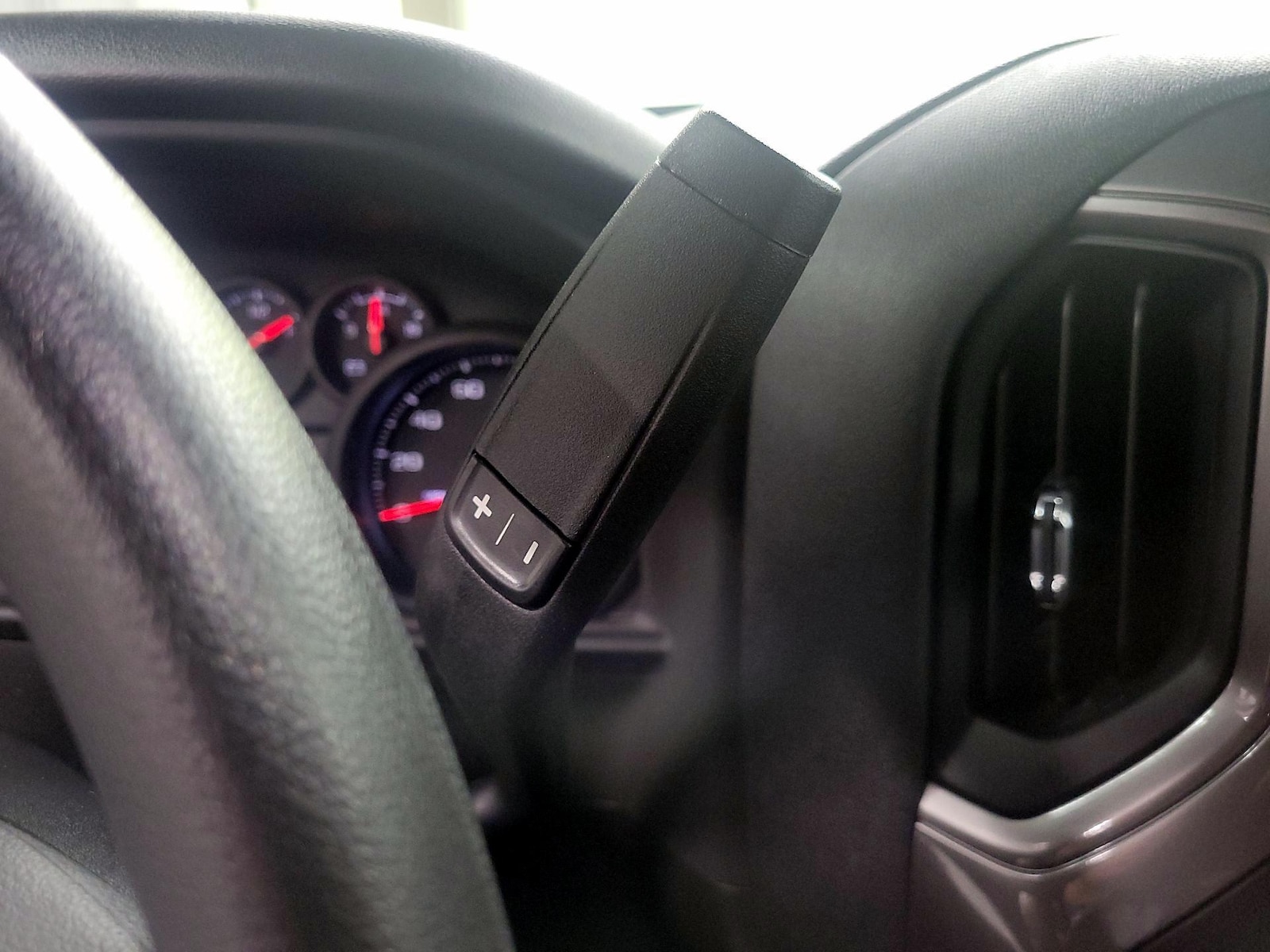 2025 Chevrolet Silverado 1500 Custom - Photo 17