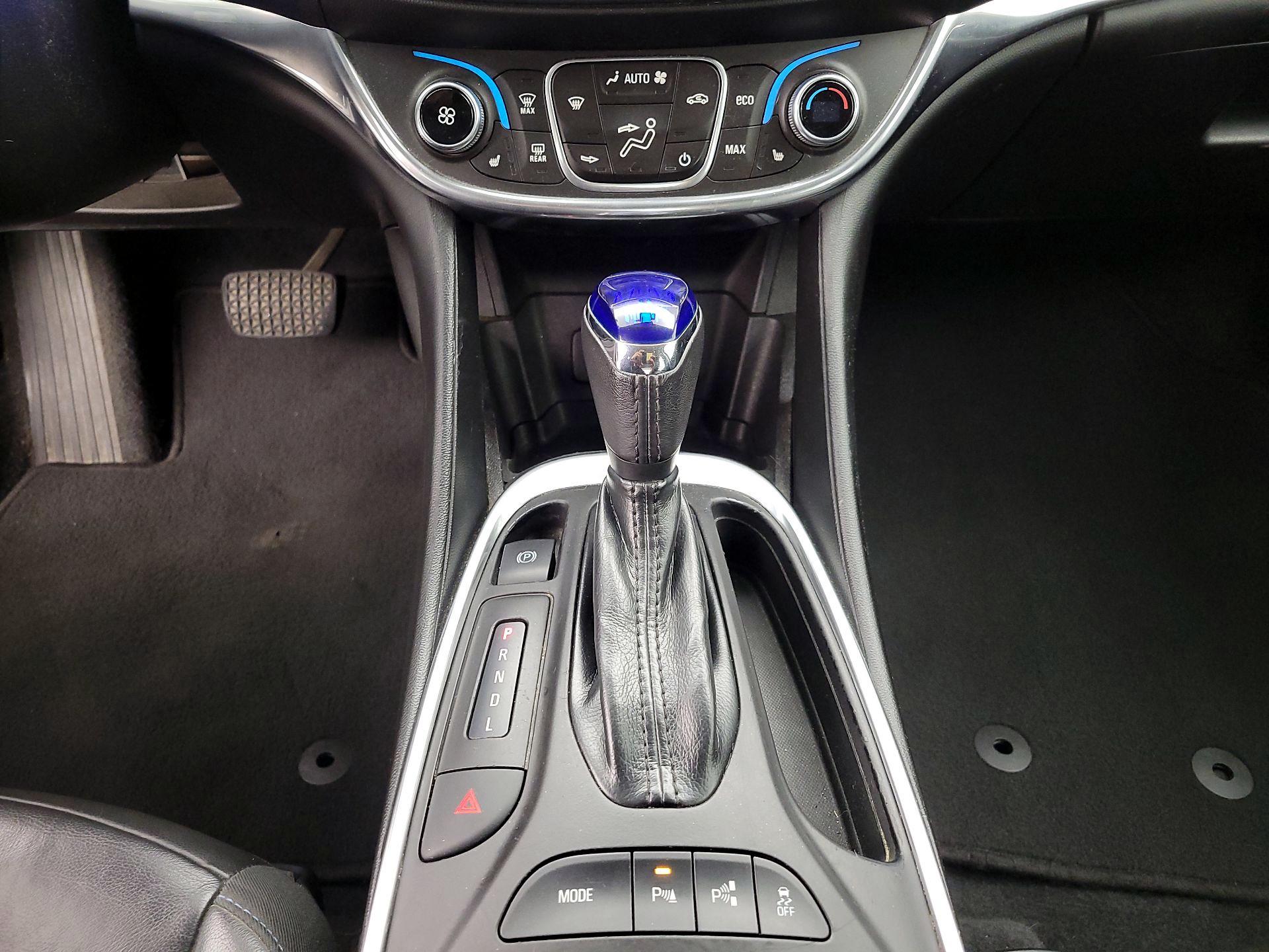 Thumbnail: 2018 Chevrolet Volt - 17