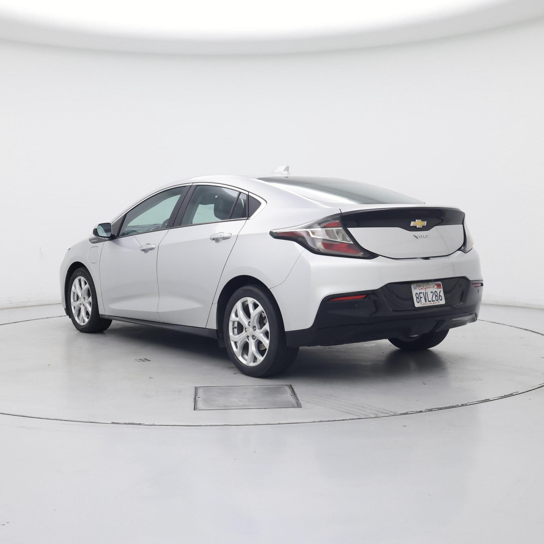 Thumbnail: 2018 Chevrolet Volt - 2