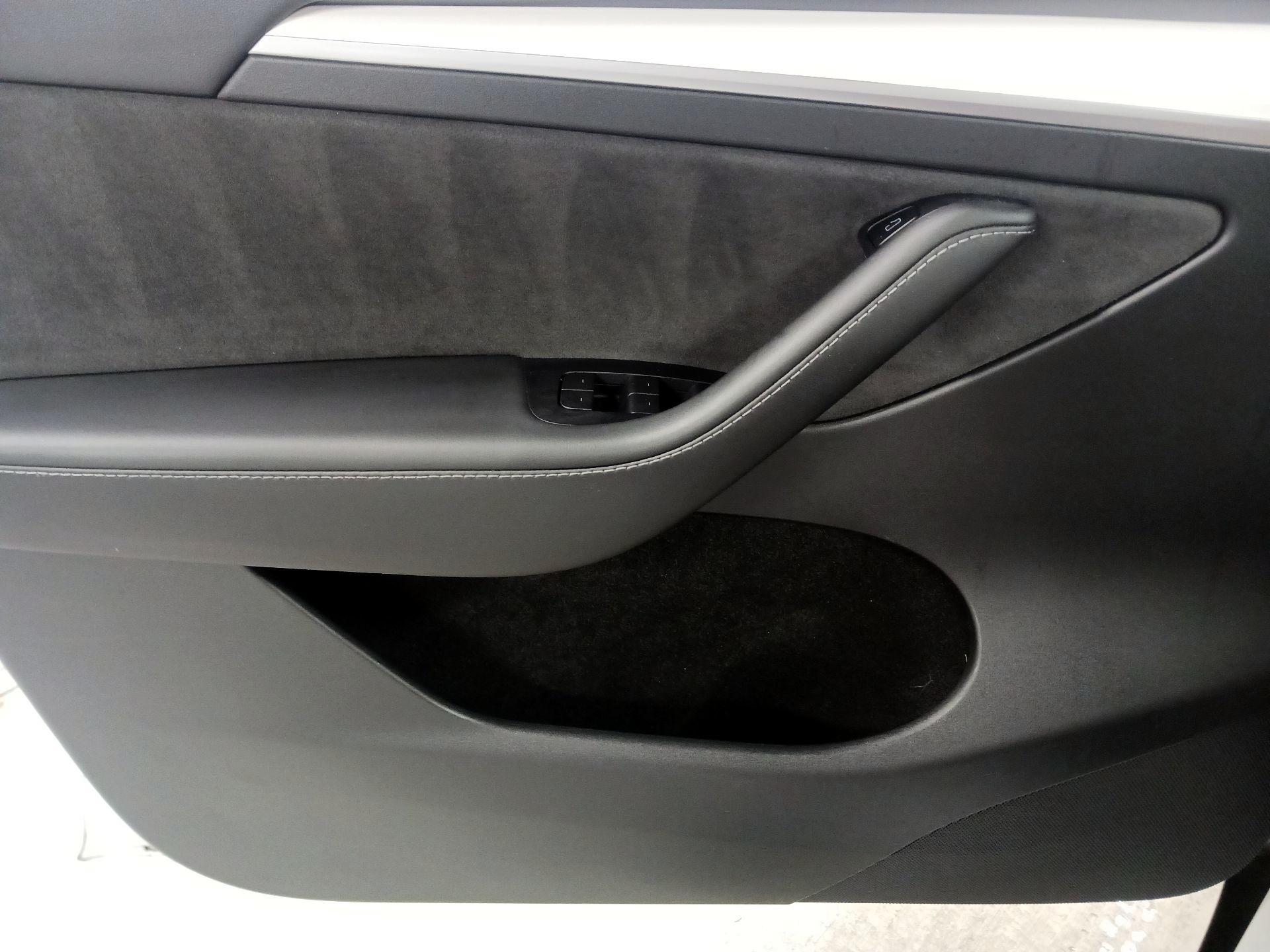 Thumbnail: 2022 Tesla Model Y - 10