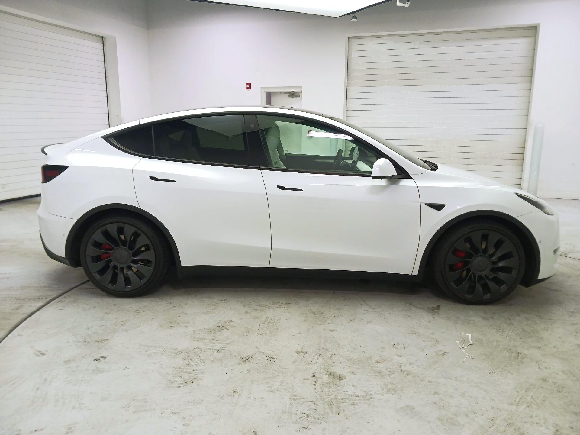 Thumbnail: 2022 Tesla Model Y - 4