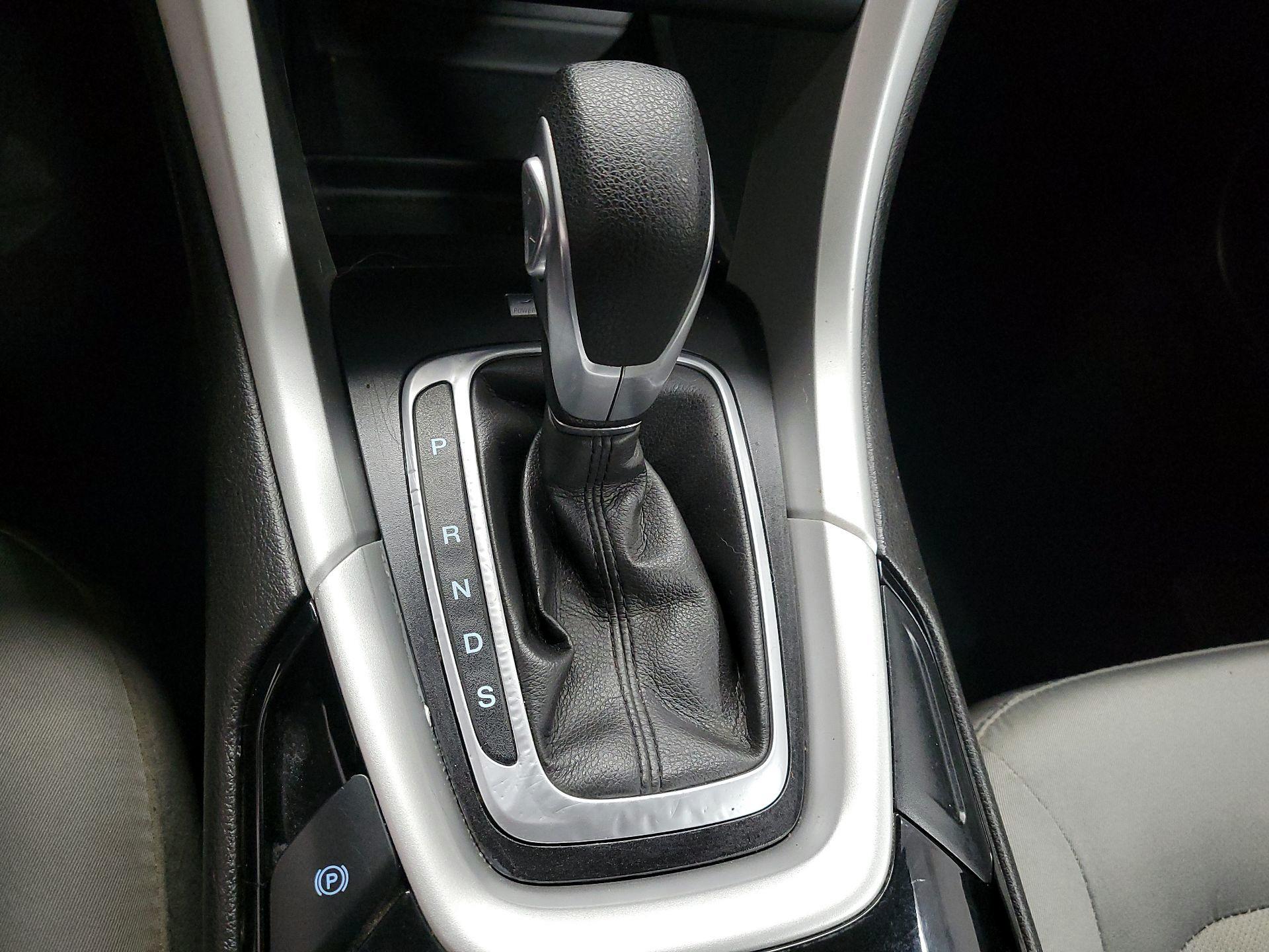 Thumbnail: 2015 Ford Fusion - 14