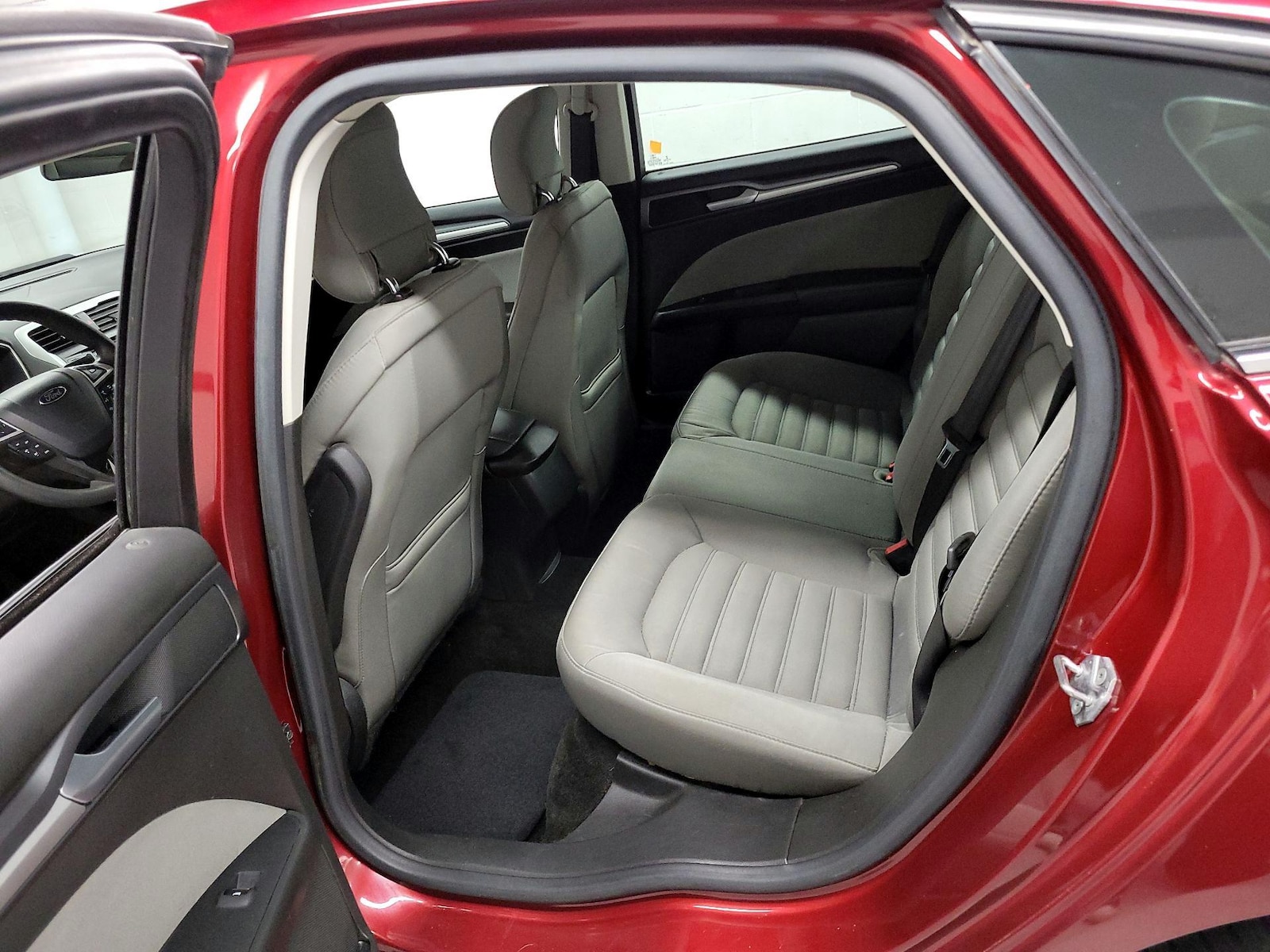 2015 Ford Fusion S - Photo 16