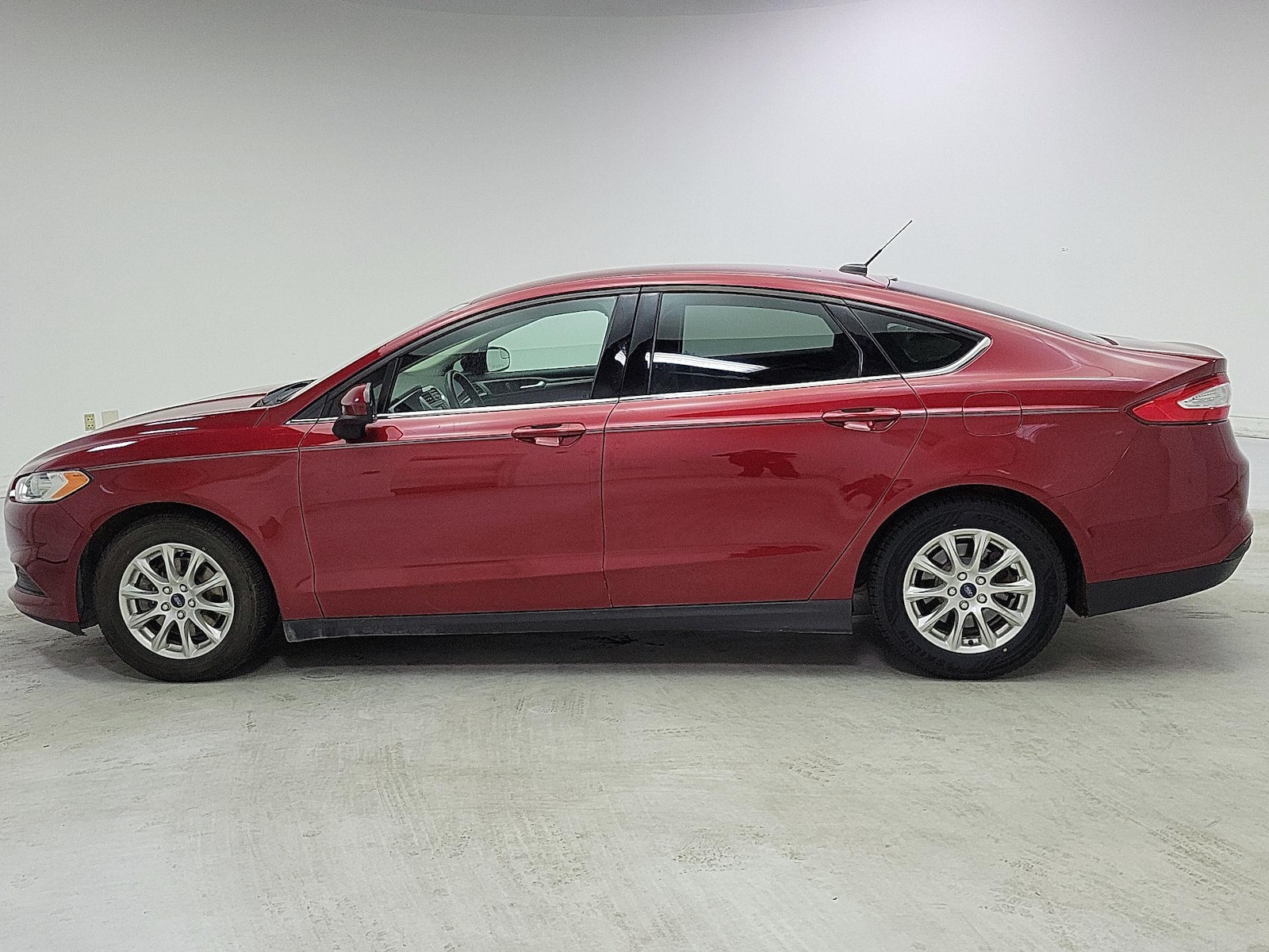 2015 Ford Fusion S - Photo 6